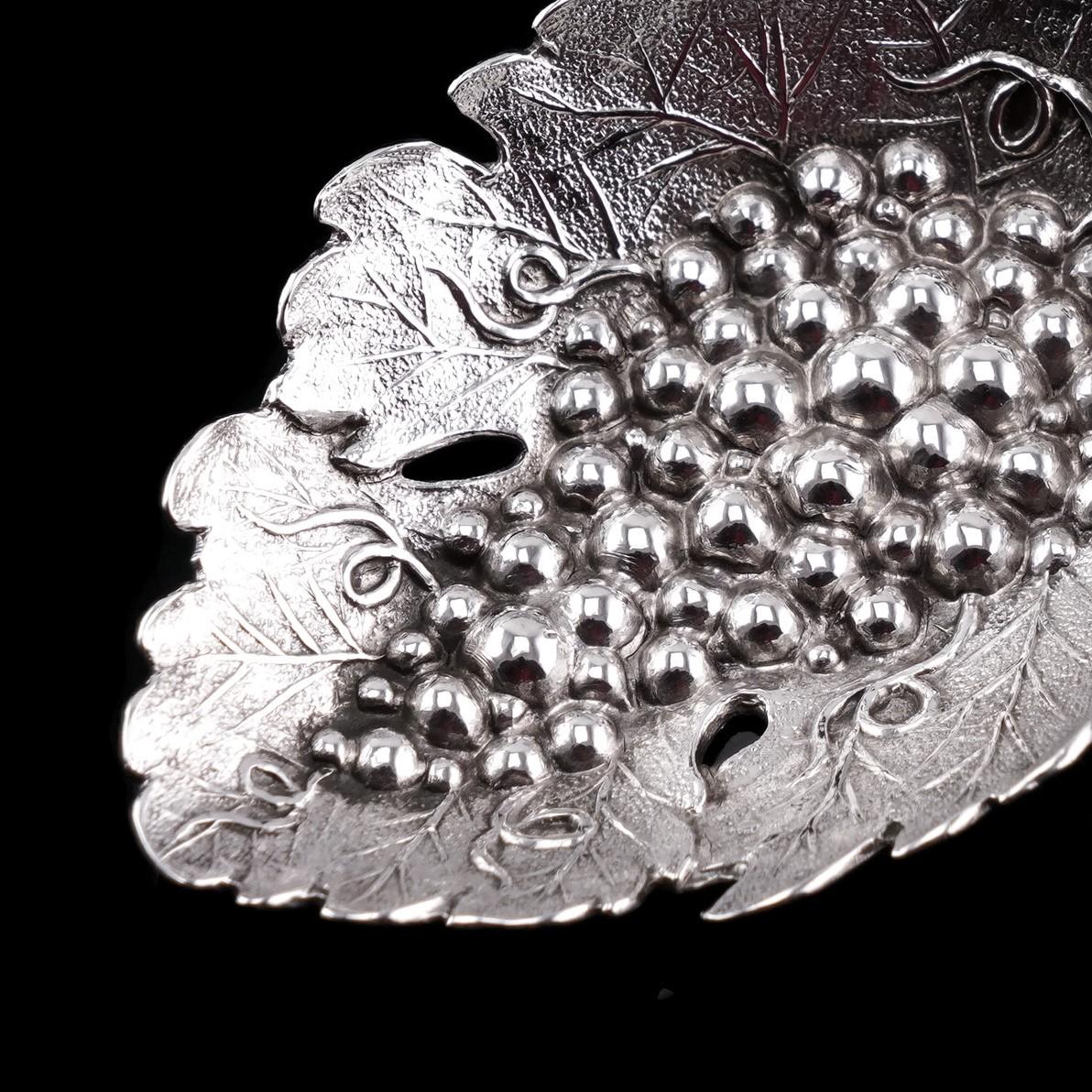 English Antique Georgian Solid Silver Tea Caddy Spoon Vine Leaf Design, Joseph Willmore For Sale