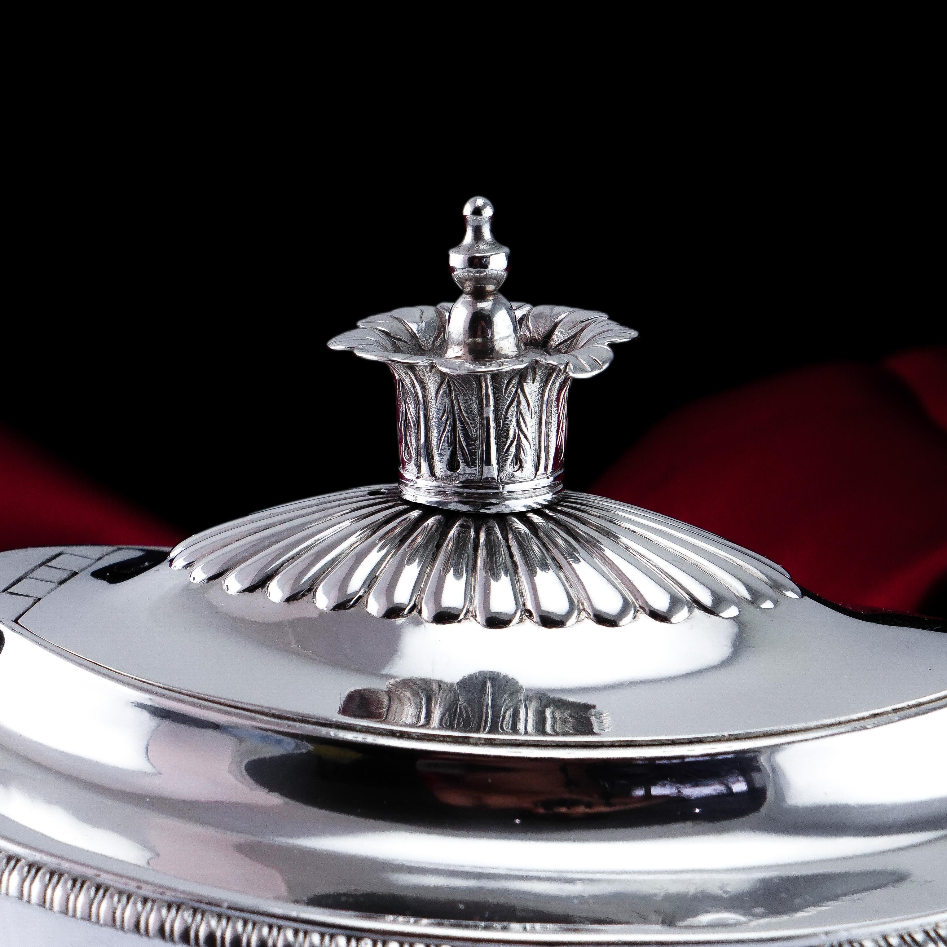Antique Georgian Solid Silver Teapot with Coronet Finial Daniel Pontifex 1798 For Sale 6