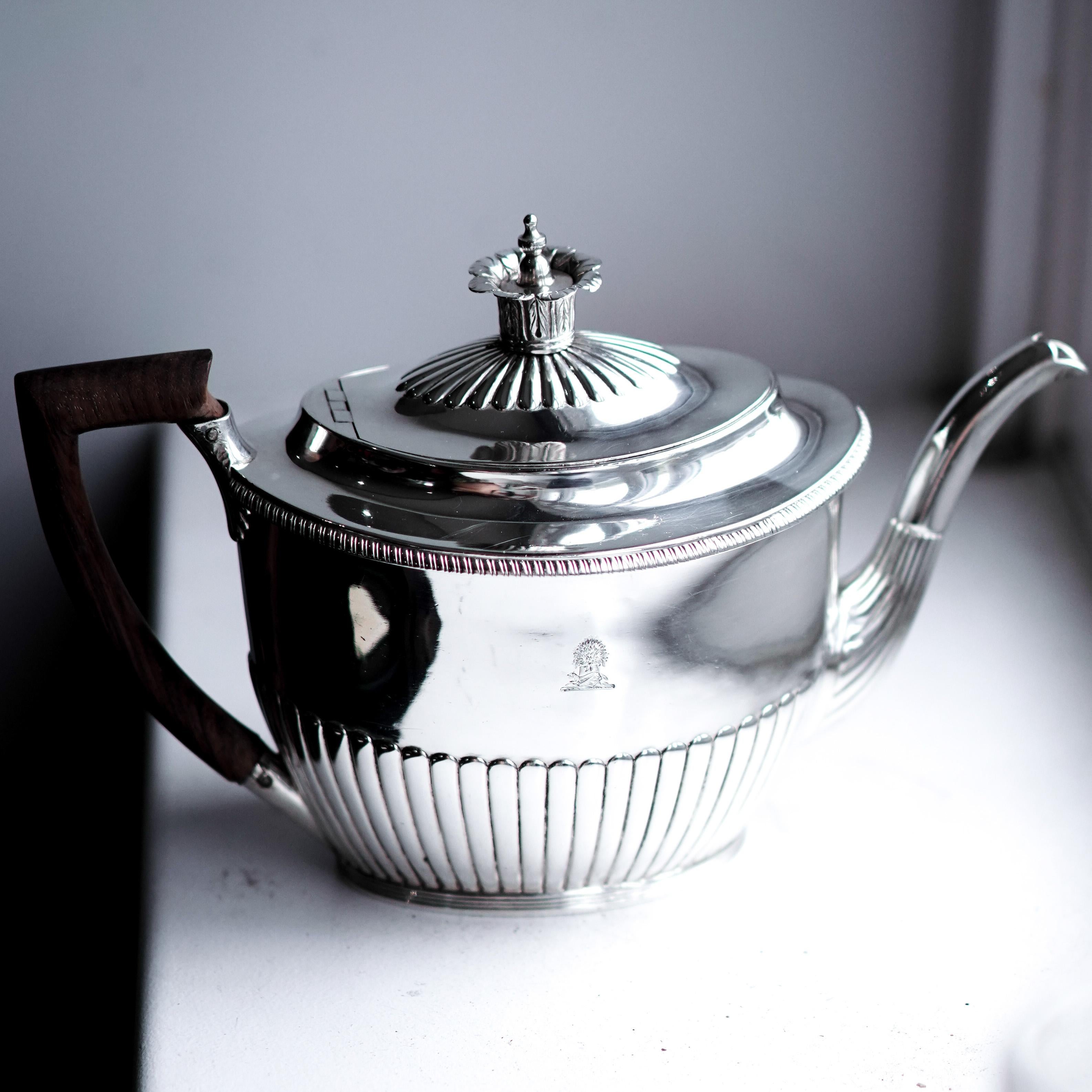 Antique Georgian Solid Silver Teapot with Coronet Finial Daniel Pontifex 1798 For Sale 11