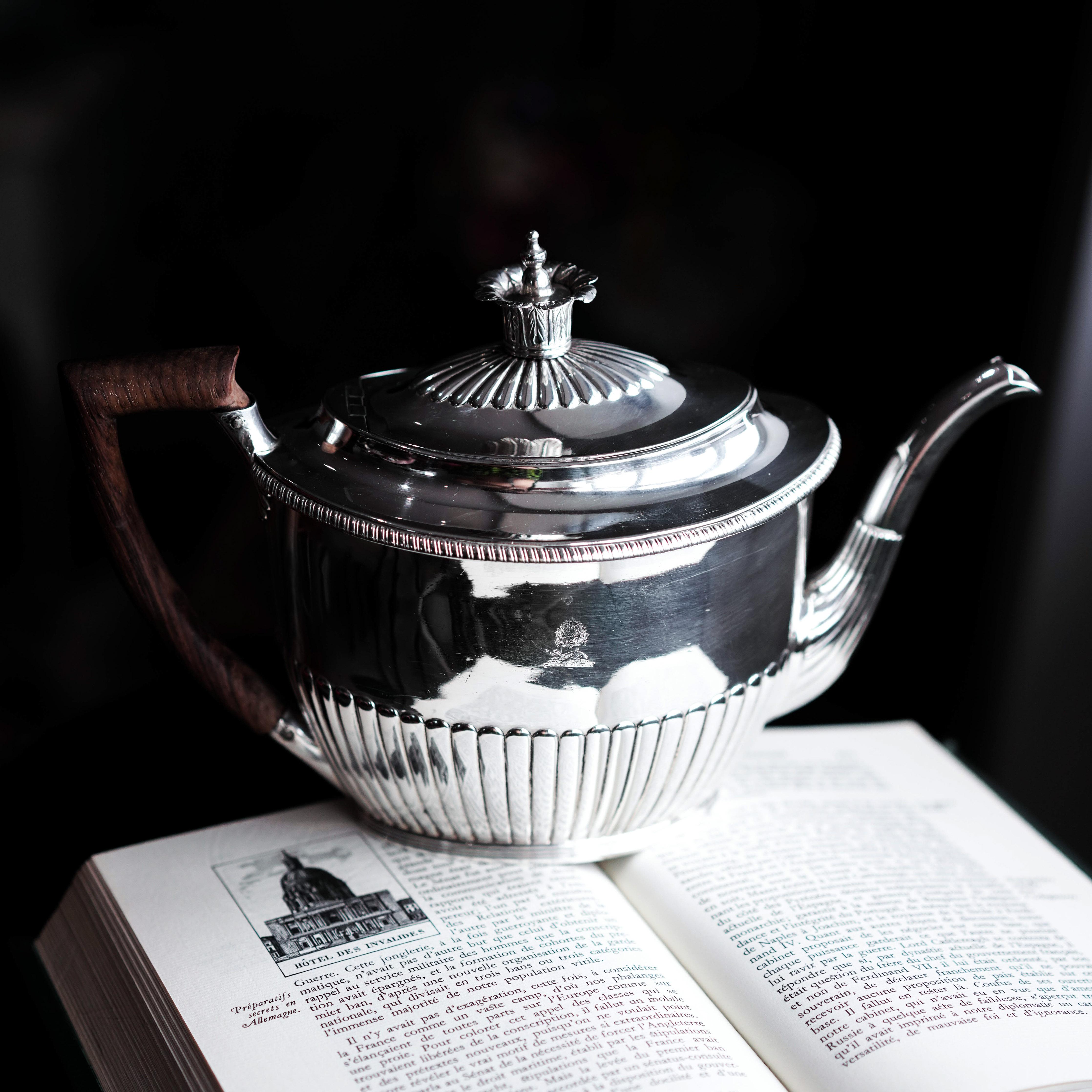 Sterling Silver Antique Georgian Solid Silver Teapot with Coronet Finial Daniel Pontifex 1798 For Sale