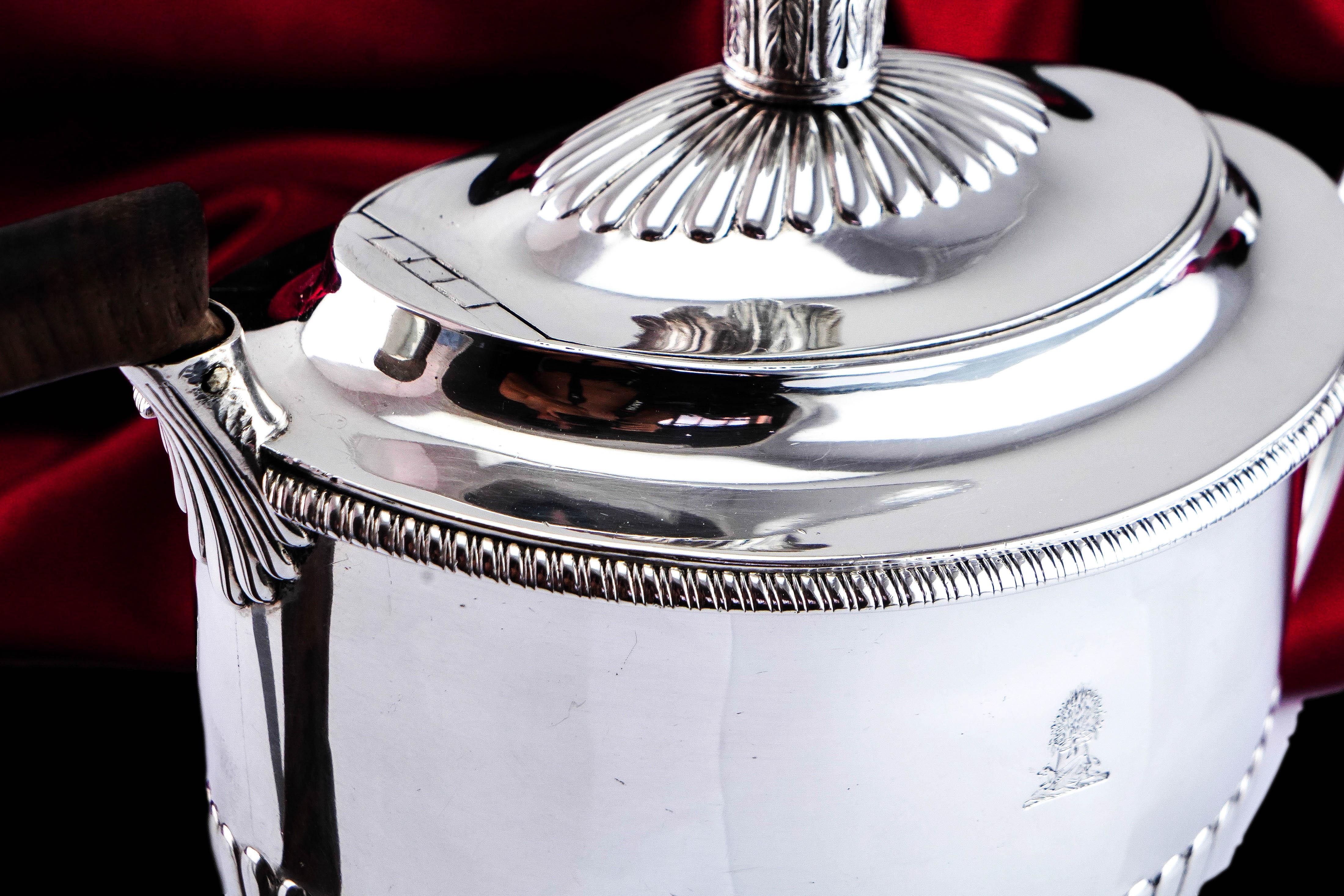 Antique Georgian Solid Silver Teapot with Coronet Finial Daniel Pontifex 1798 For Sale 2