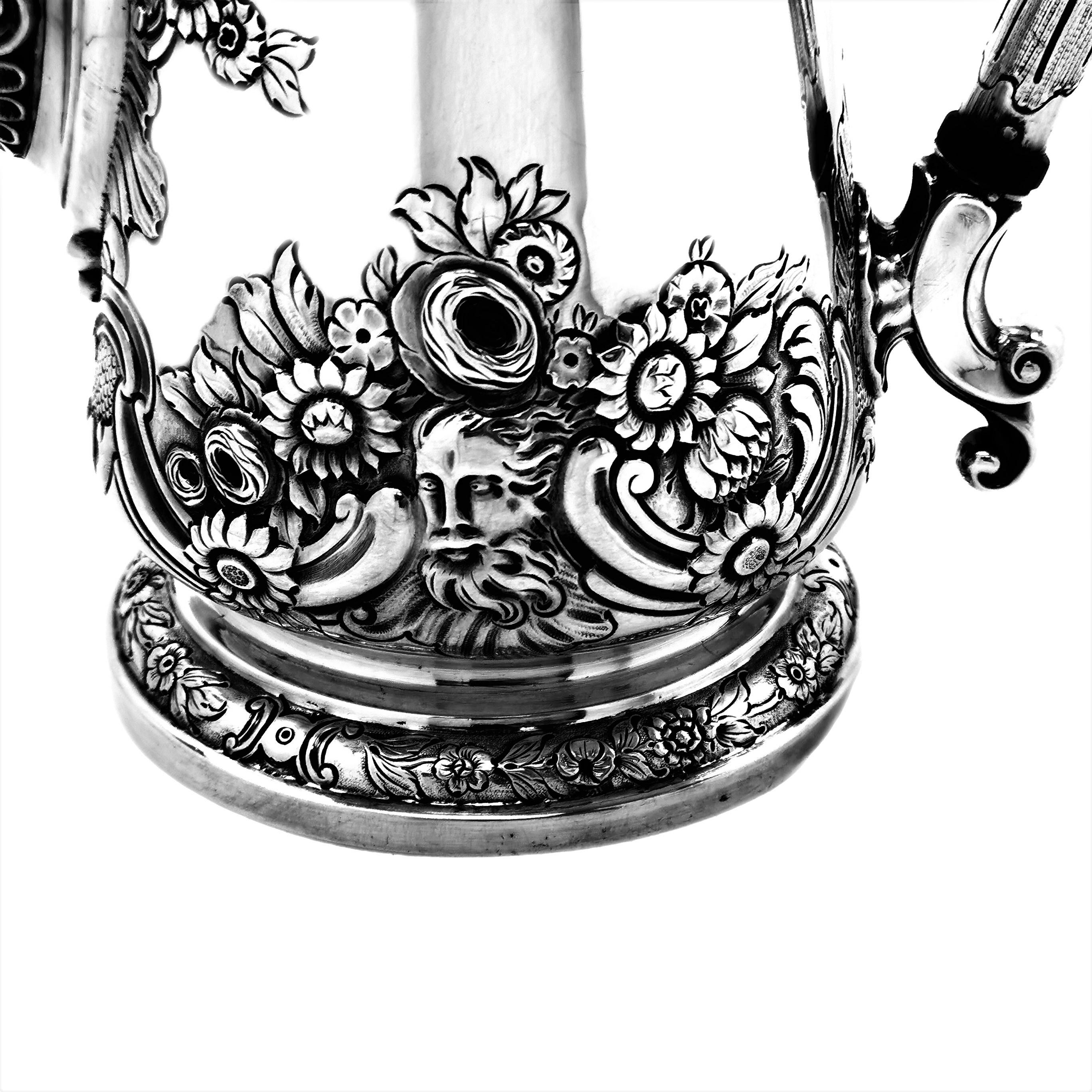 Antique Georgian Sterling Silver Coffee Pot, 1821 In Good Condition For Sale In London, GB