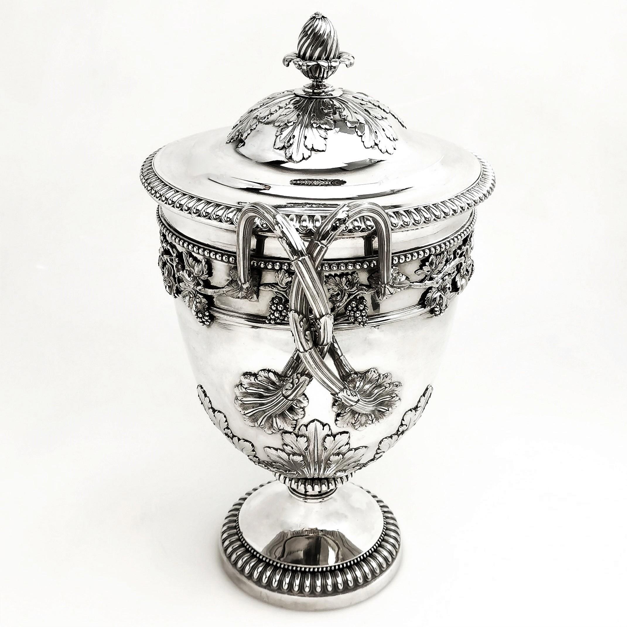Antique Georgian Sterling Silver Cup & Cover / Lidded Trophy 1812 In Good Condition In London, GB