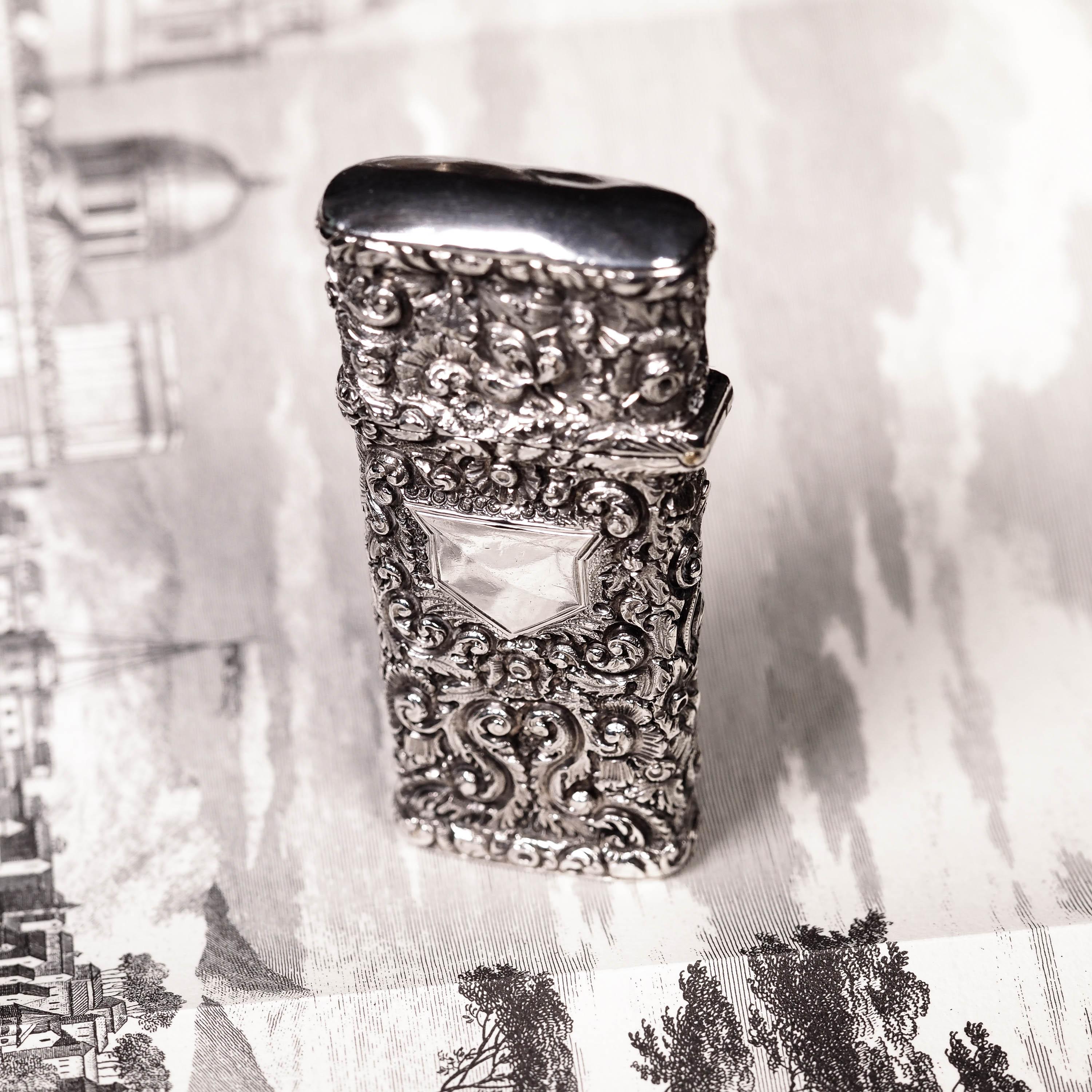Antico astuccio per aghi Etui in argento sterling georgiano - Taylor & Perry 1830 In condizioni discrete in vendita a London, GB