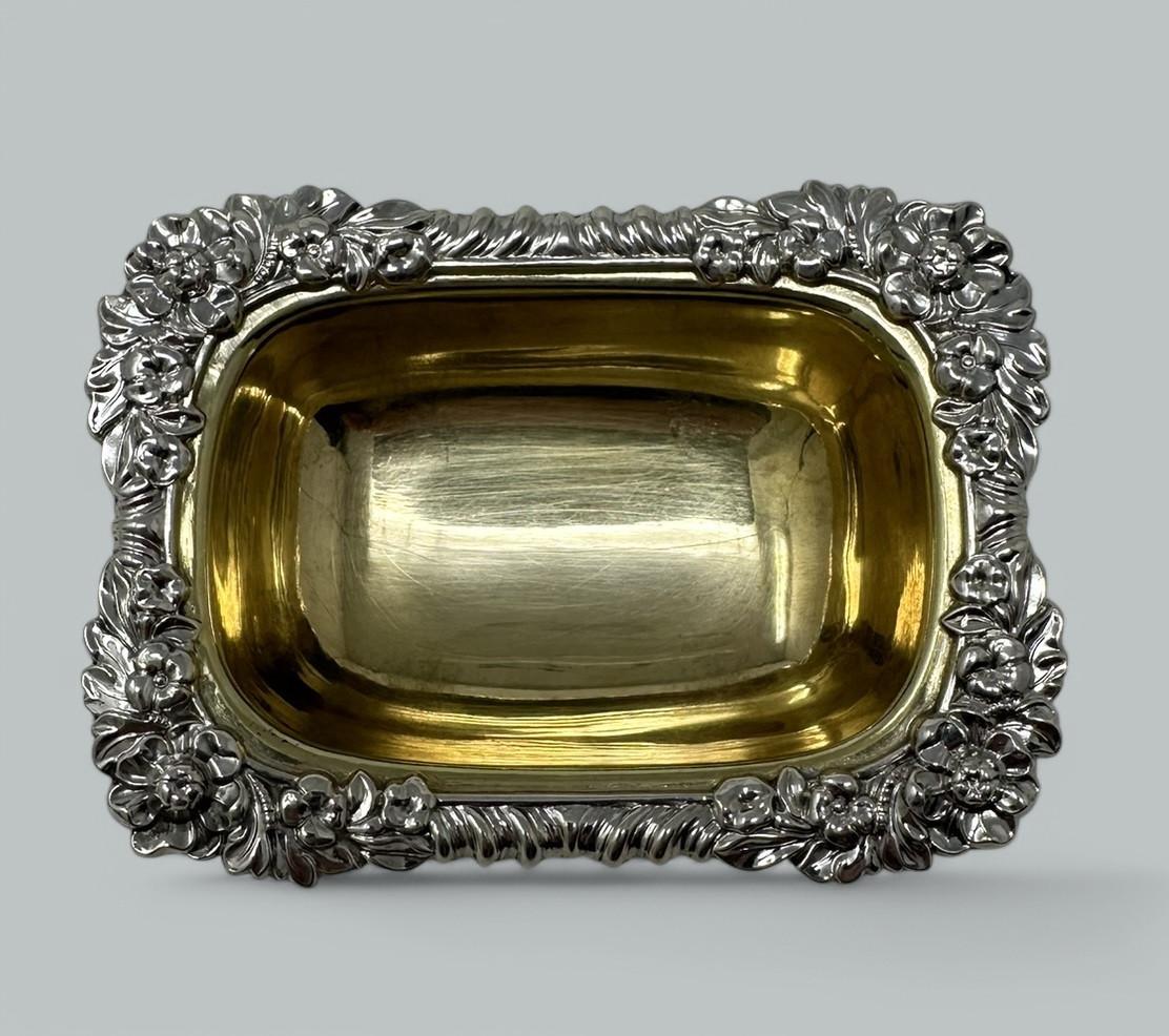 Anglais Paire de salières géorgiennes anciennes en argent sterling doré Kirby Waterhouse 1817 en vente