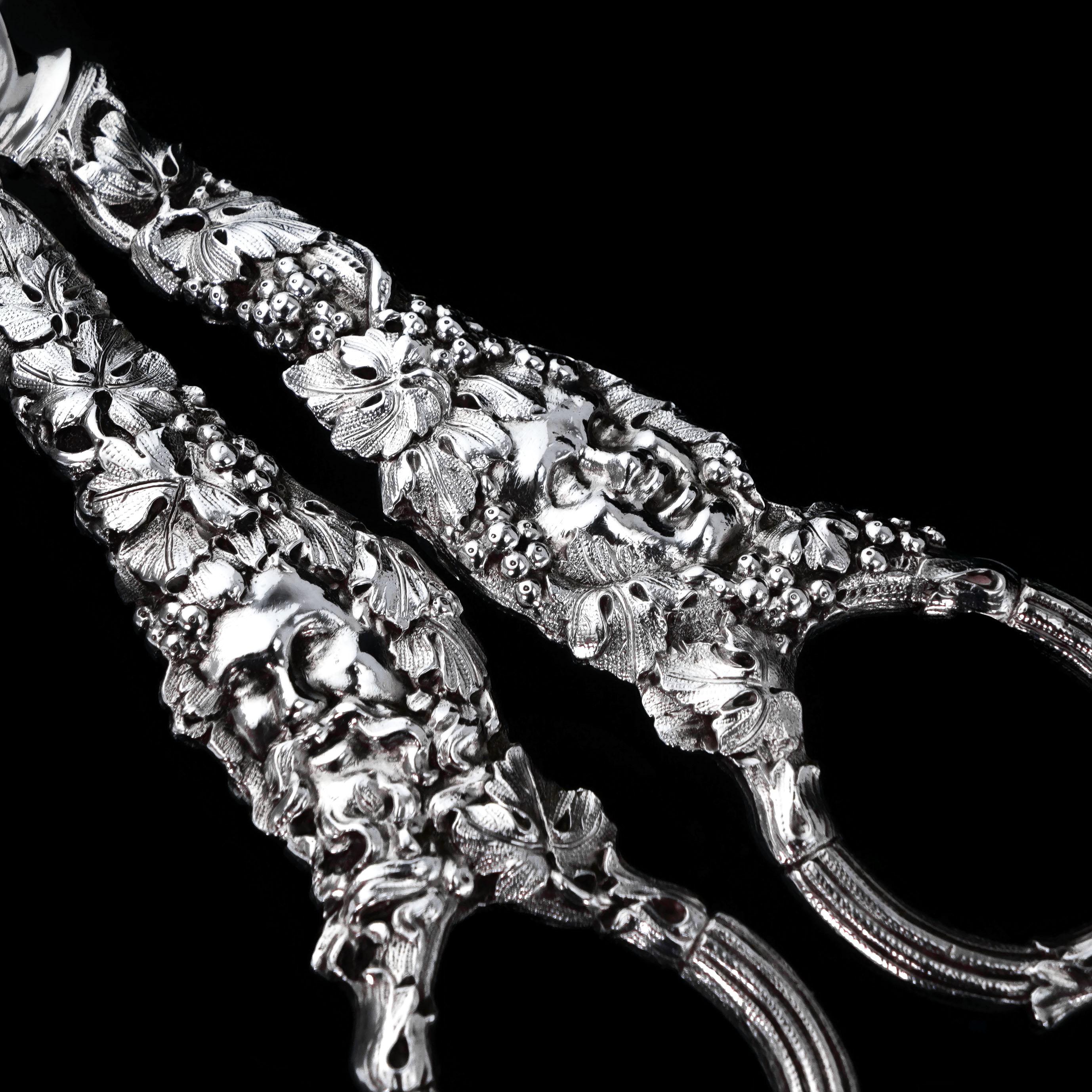 Antique Georgian Sterling Silver Grape Scissors/Shears - c.1830 For Sale 5