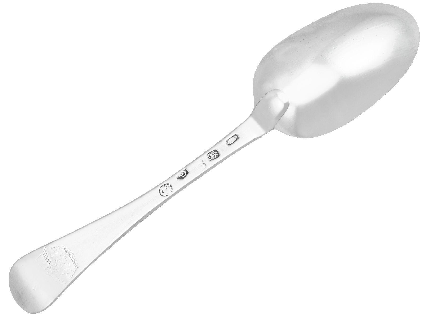 An exceptional, fine and impressive, antique Georgian sterling silver Hanoverian pattern table spoon; an addition to our 18th century silver flatware collection

This exceptional antique Georgian sterling silver spoon has been crafted in the