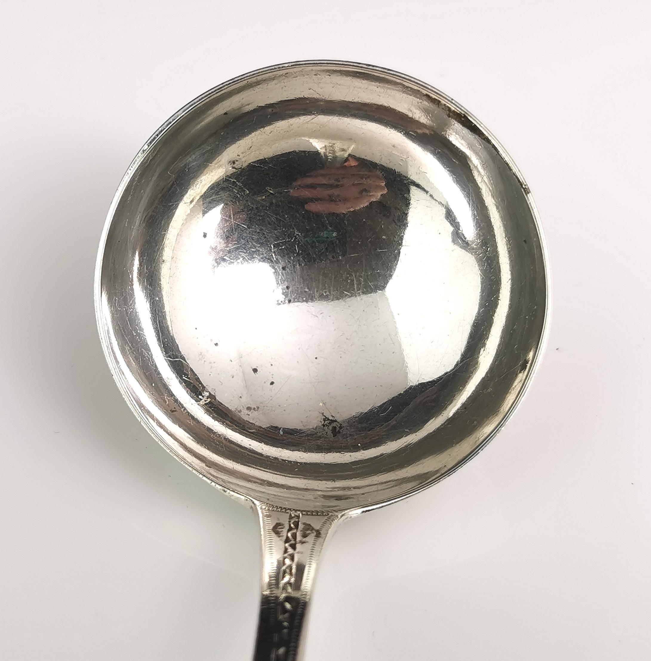 Antique Georgian Sterling Silver Ladle, 18th Century In Good Condition For Sale In NEWARK, GB