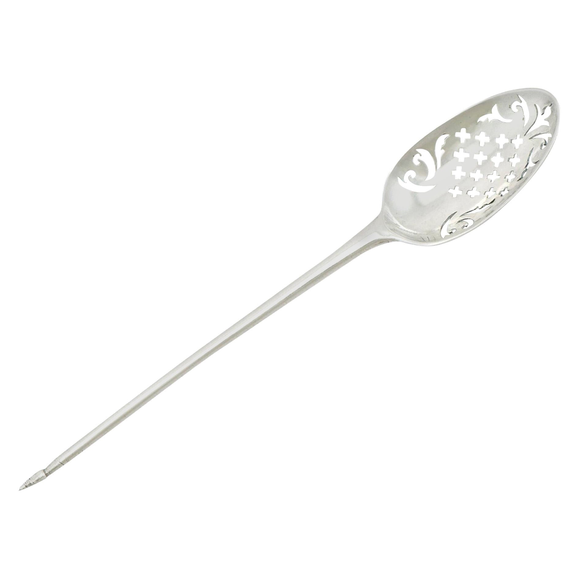 Ancienne cuillère à molette géorgienne en argent sterling, Circa 1740, Design/One Design