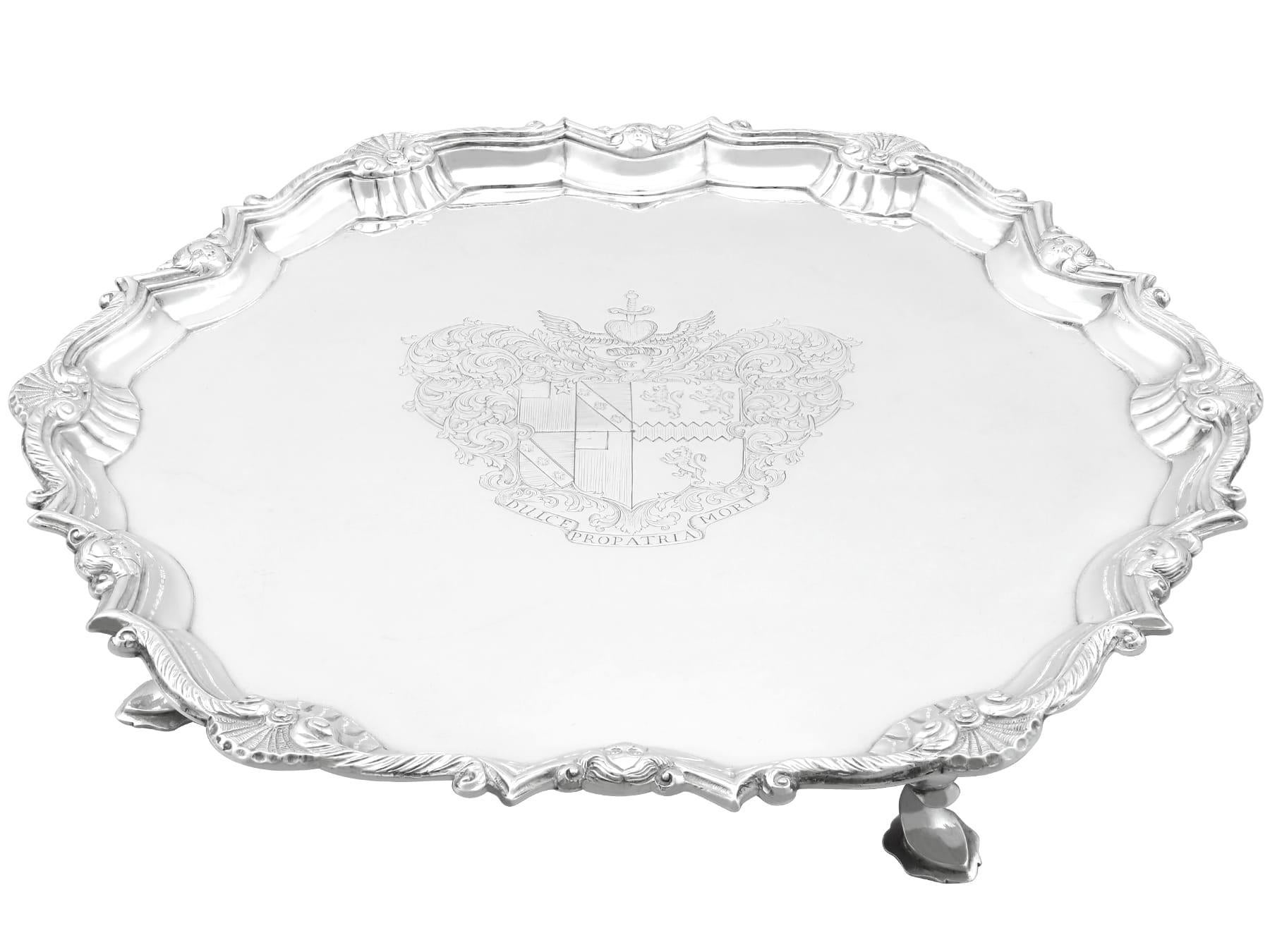 Giorgio II Antico salver georgiano in argento sterling (1736) in vendita