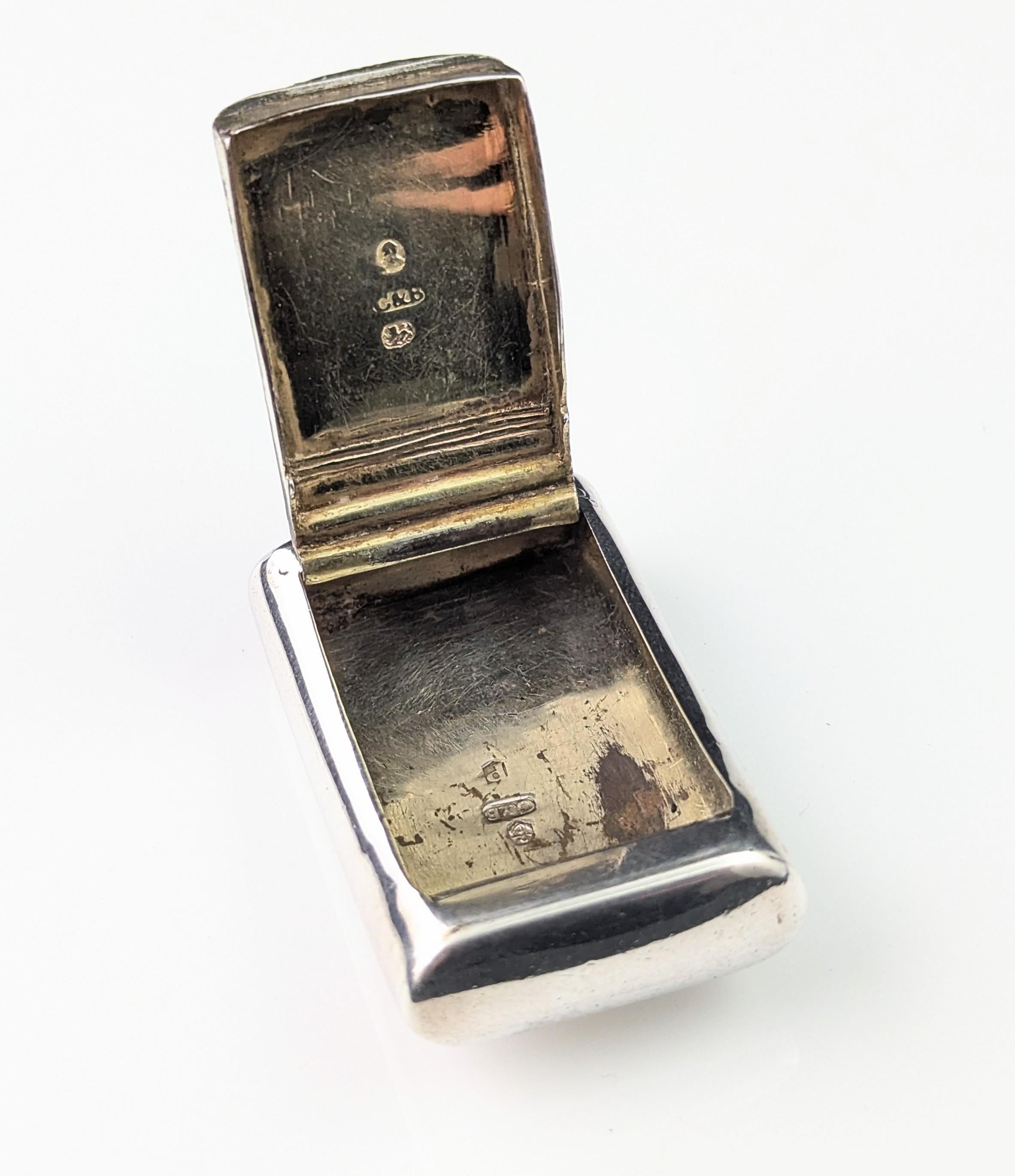 Tabatière ancienne en argent sterling de style géorgien en vente 1