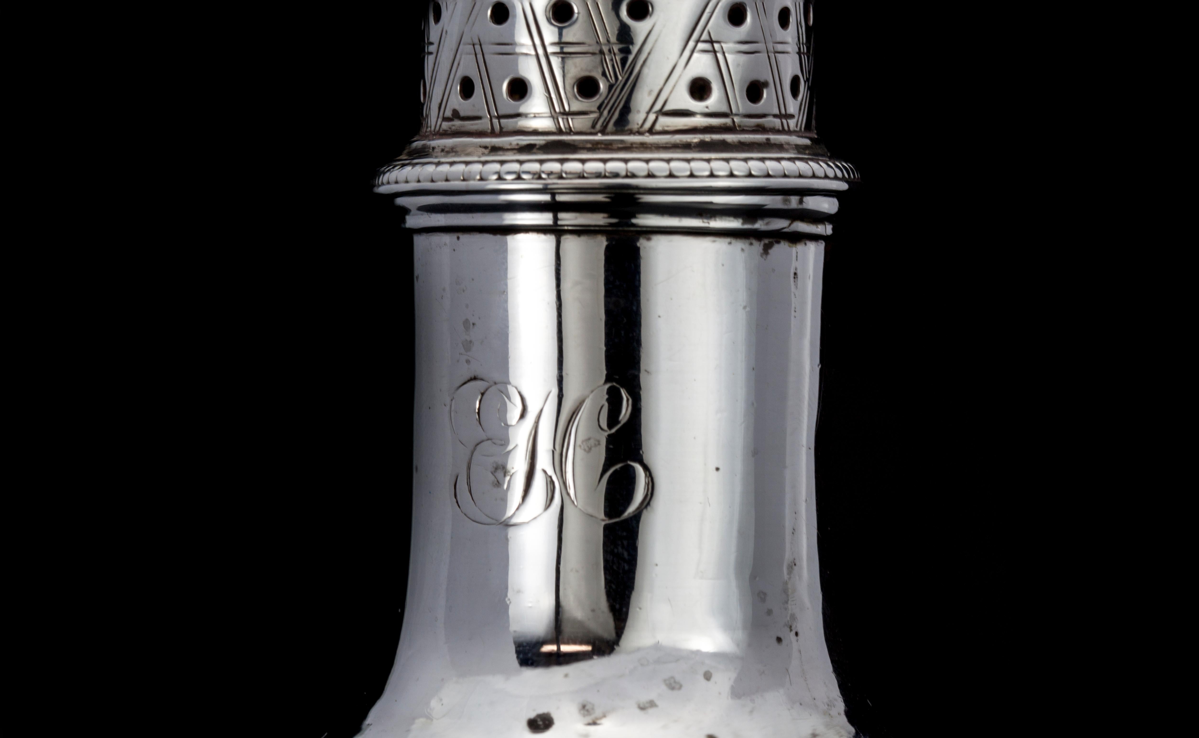 Britannique Sucrier antique géorgien en argent sterling moulé en vente