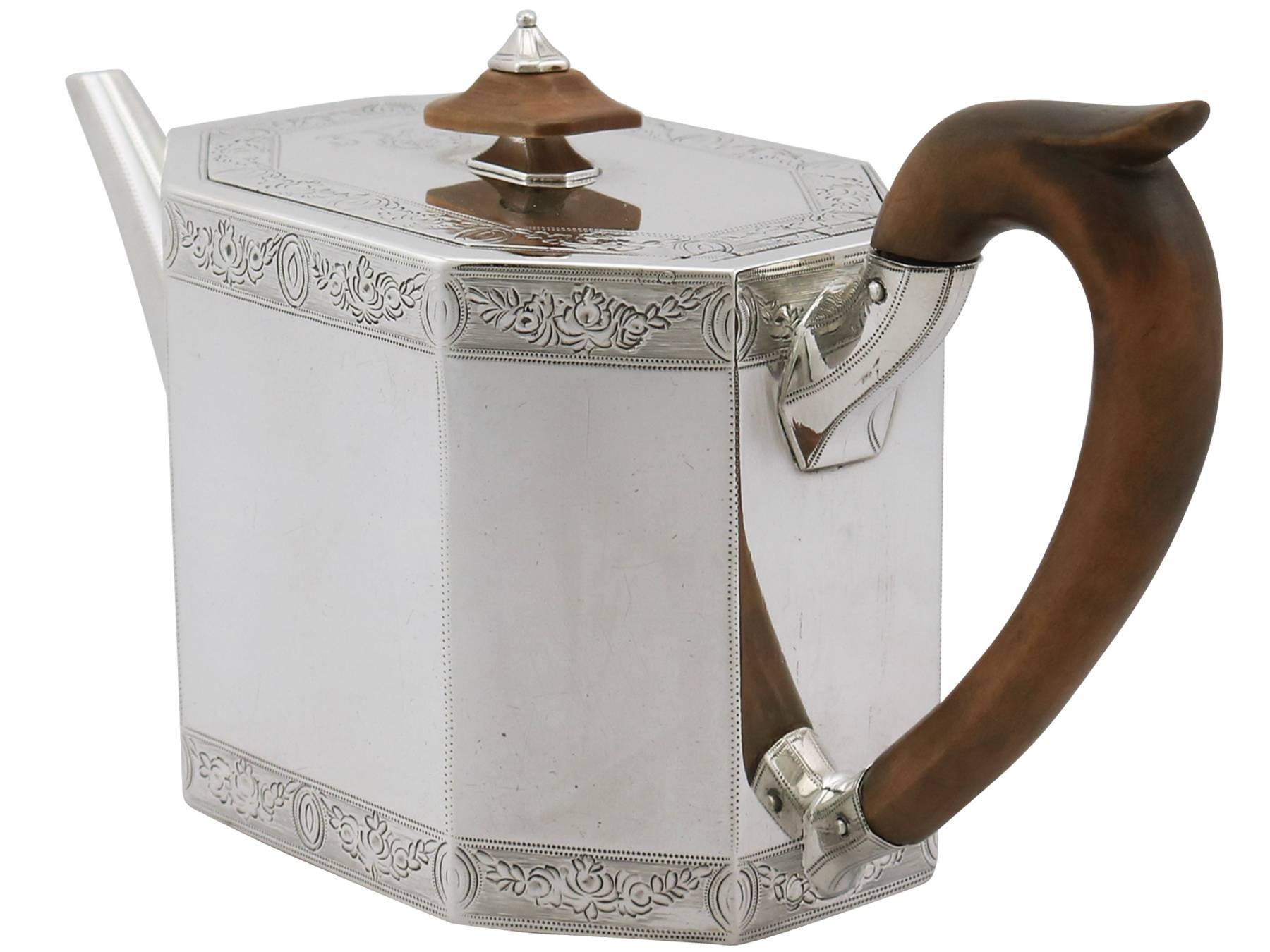 Antique Georgian Sterling Silver Teapot, 1787 In Excellent Condition In Jesmond, Newcastle Upon Tyne
