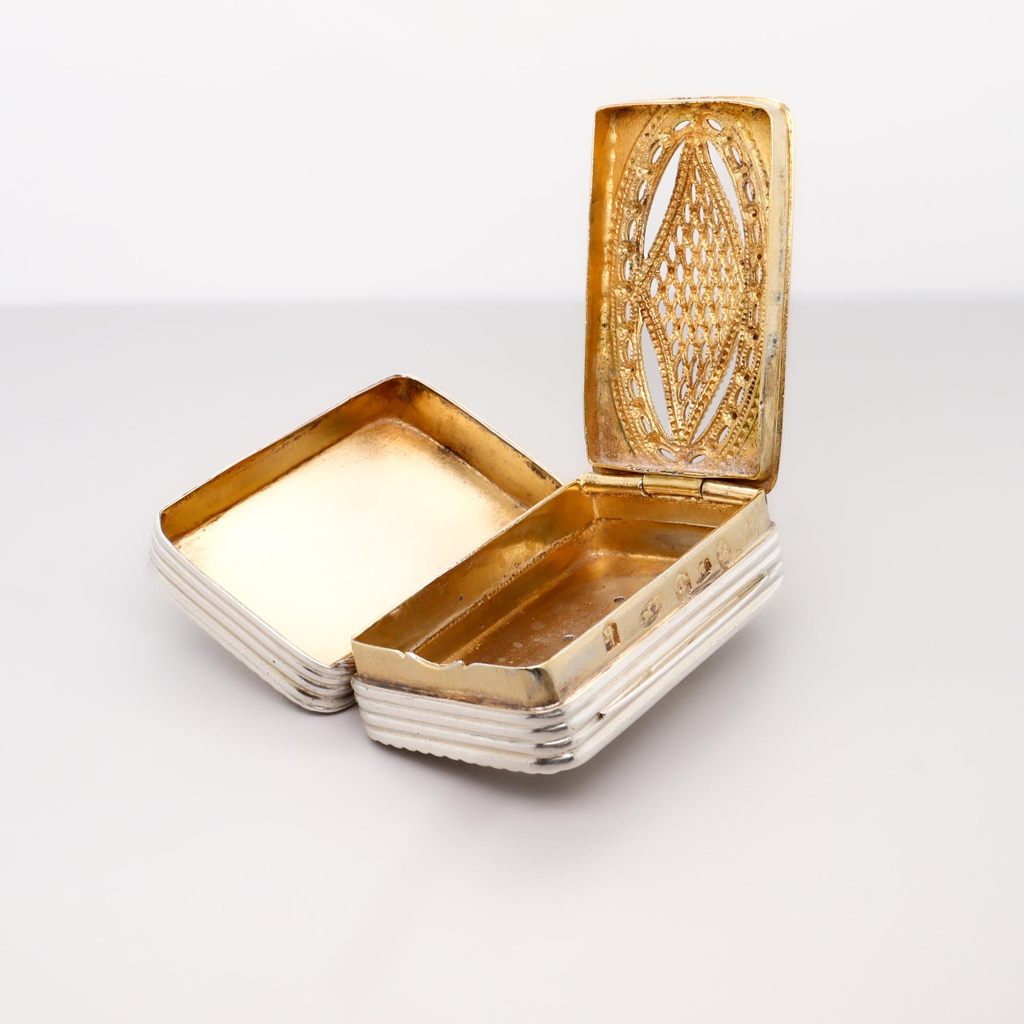 Antique Georgian Sterling Silver Vinaigrette by John Munslow, Birmingham 1808 For Sale 3