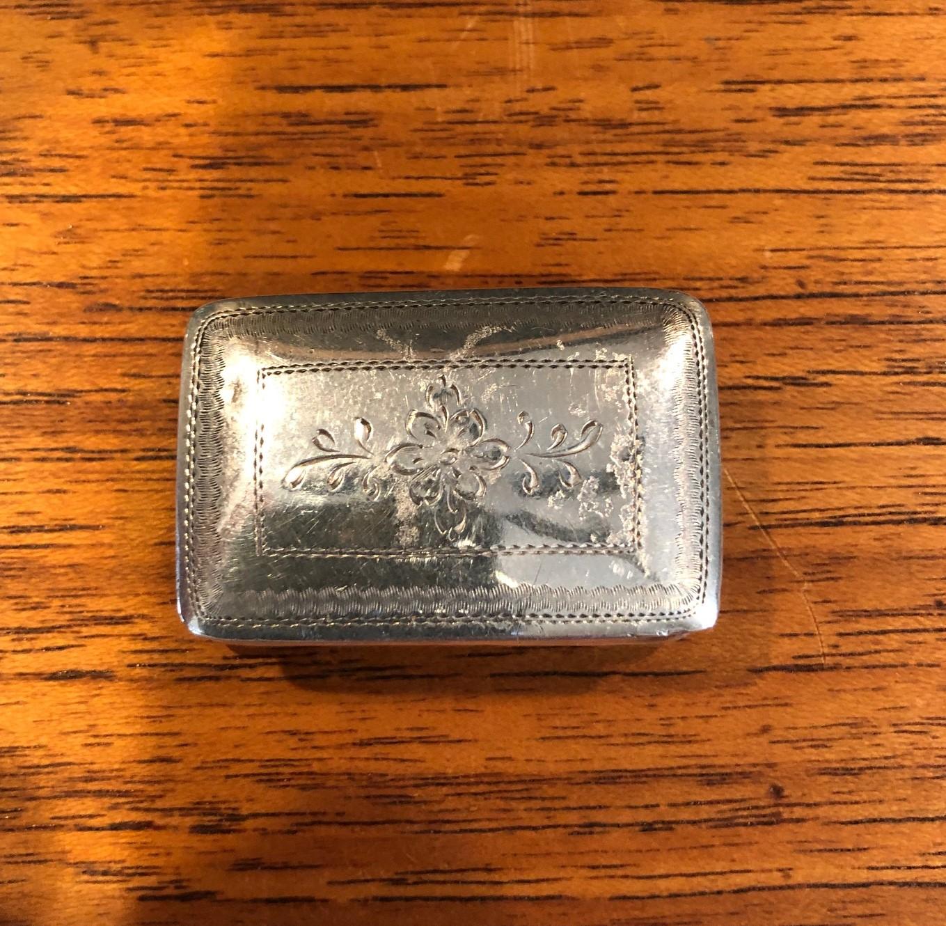 Antique Georgian Sterling Silver Vinaigrette / Vesta by Nataniel Mills For Sale 4