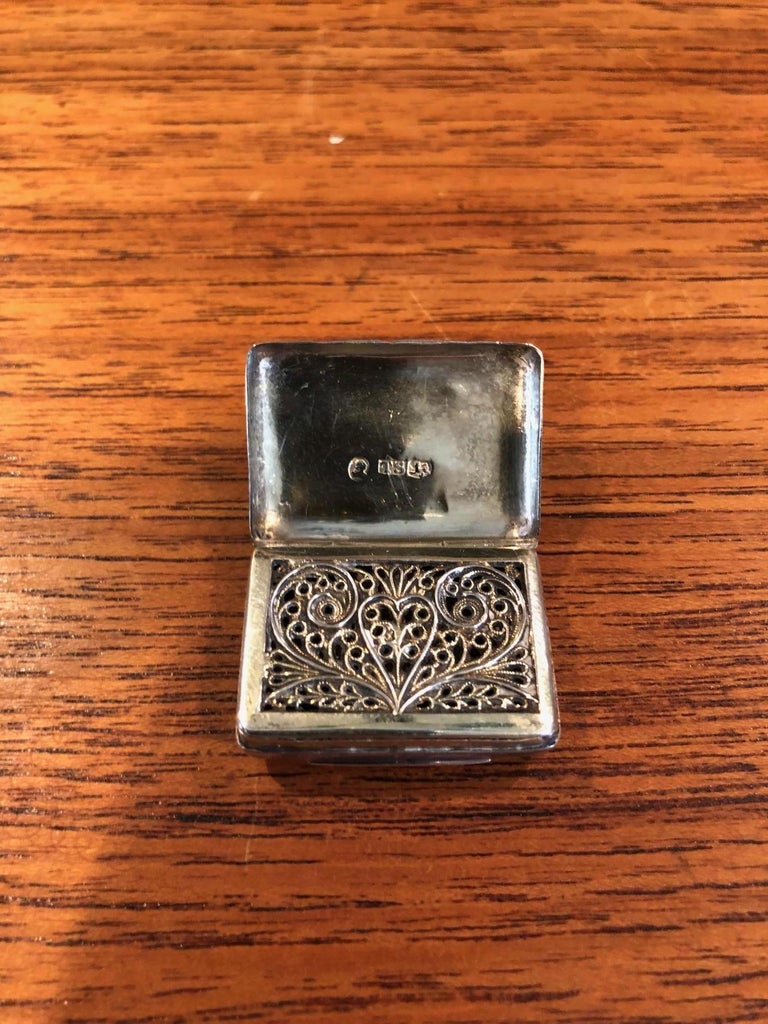 19th Century Antique Georgian Sterling Silver Vinaigrette or Vesta by Thomas Shaw For Sale