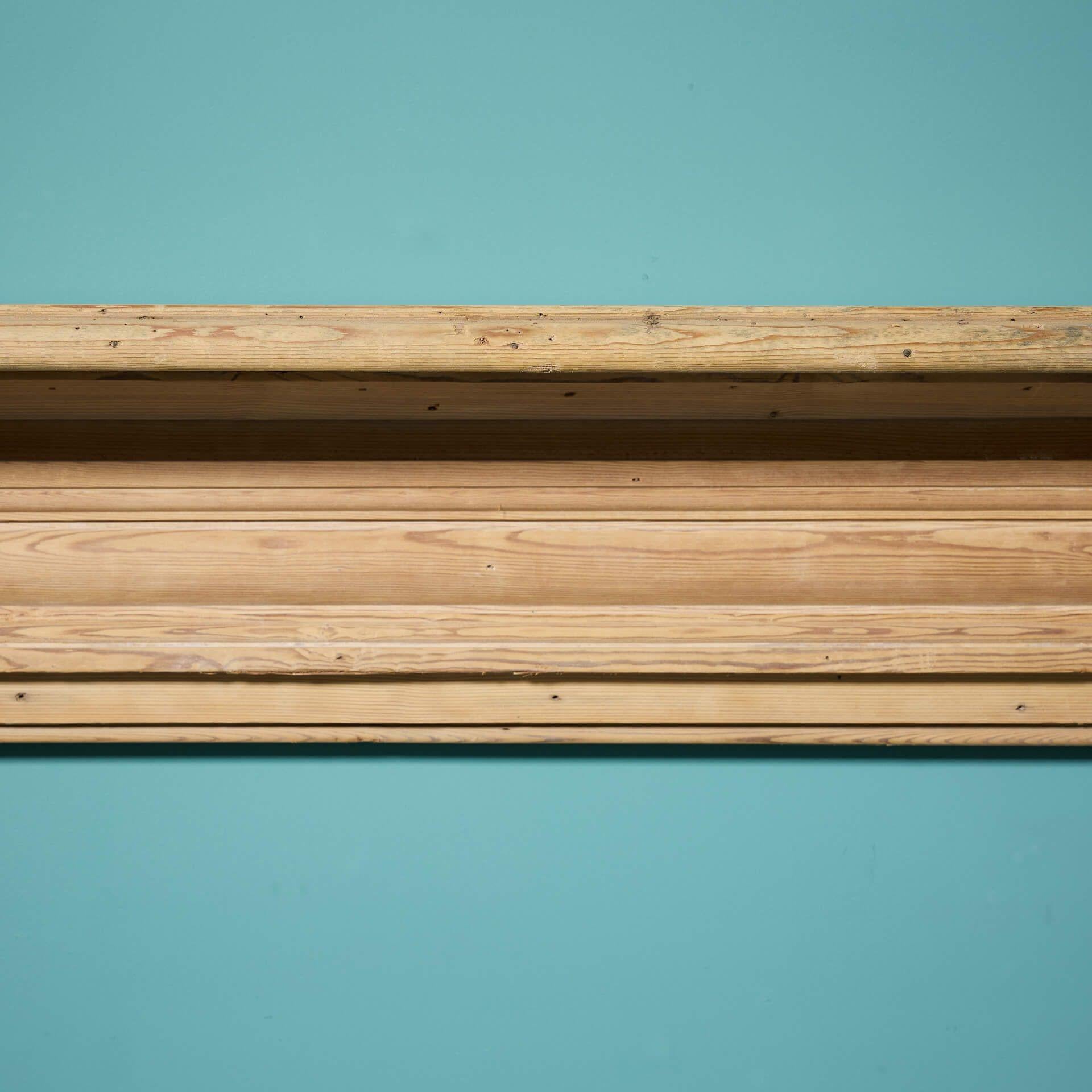 Antique Georgian Stripped Pine Bullseye Fireplace In Fair Condition For Sale In Wormelow, Herefordshire