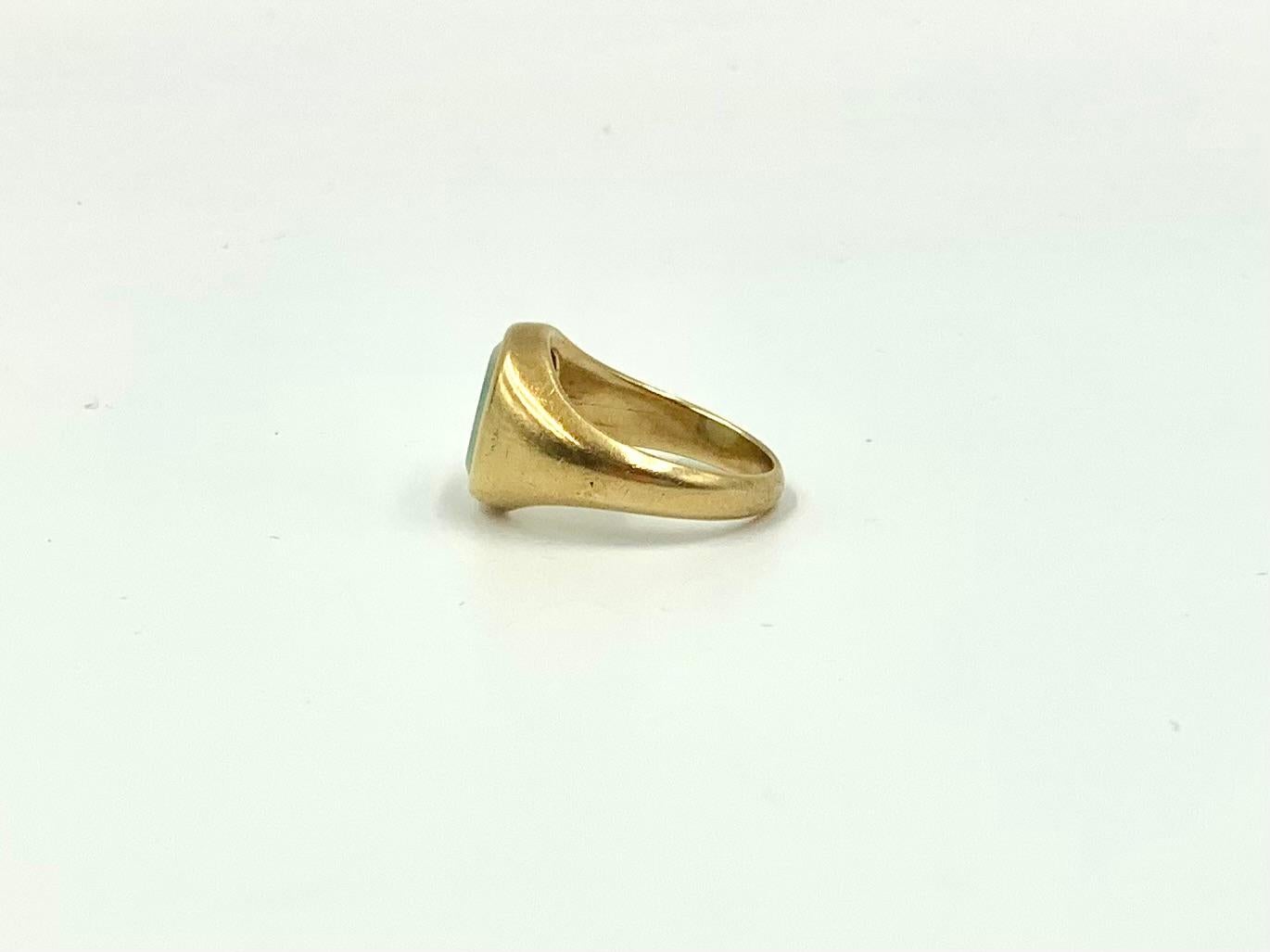 Antique Georgian Style 18K Yellow Gold Ochre Glass Baronet Intaglio Signet Ring For Sale 3