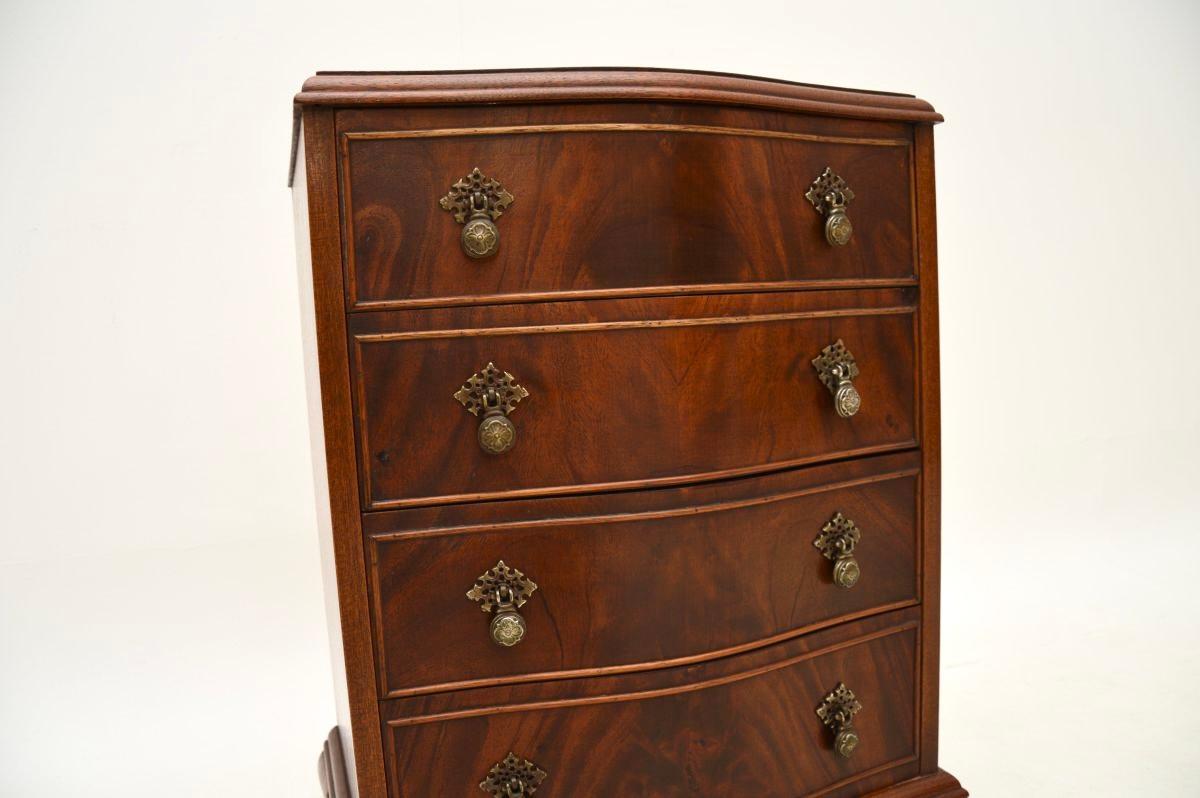 Antique Georgian Style Bedside / Side Chest of Drawers 1