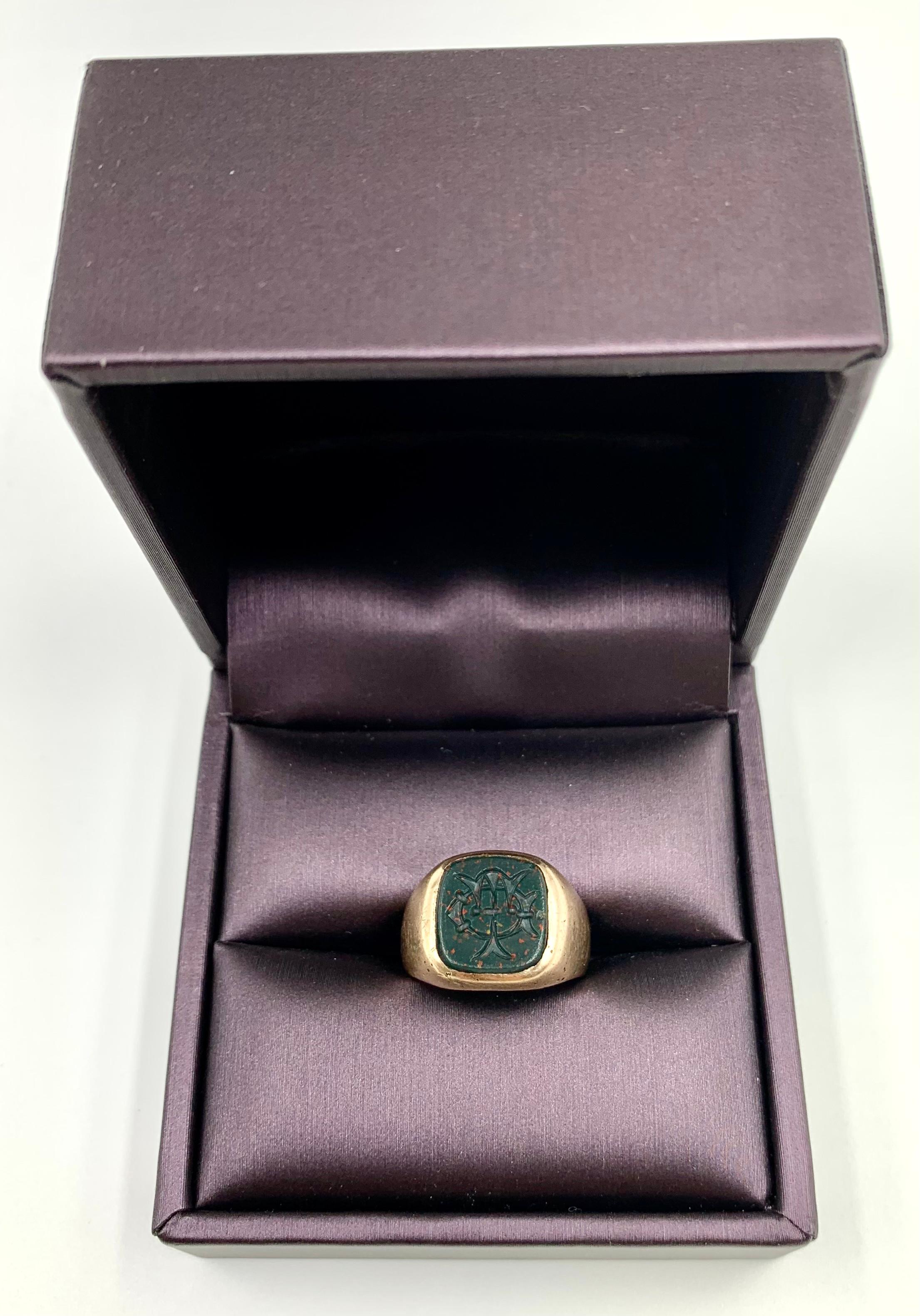 Antique Georgian Style Bloodstone Intaglio Rose Gold Signet Ring, 19th Century In Good Condition For Sale In New York, NY