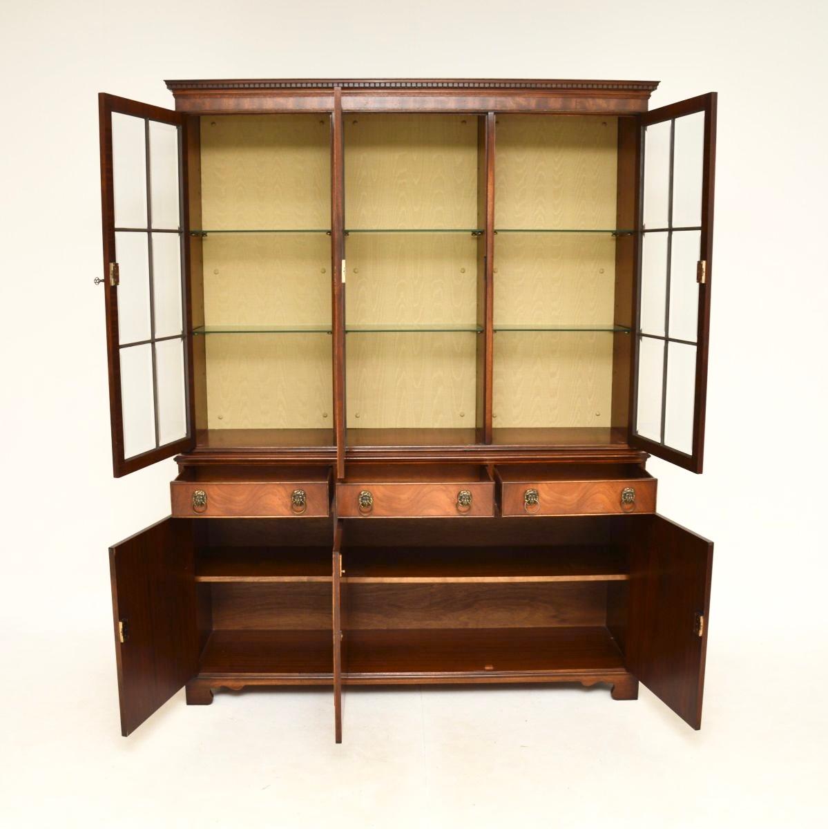 British Antique Georgian Style Bookcase For Sale