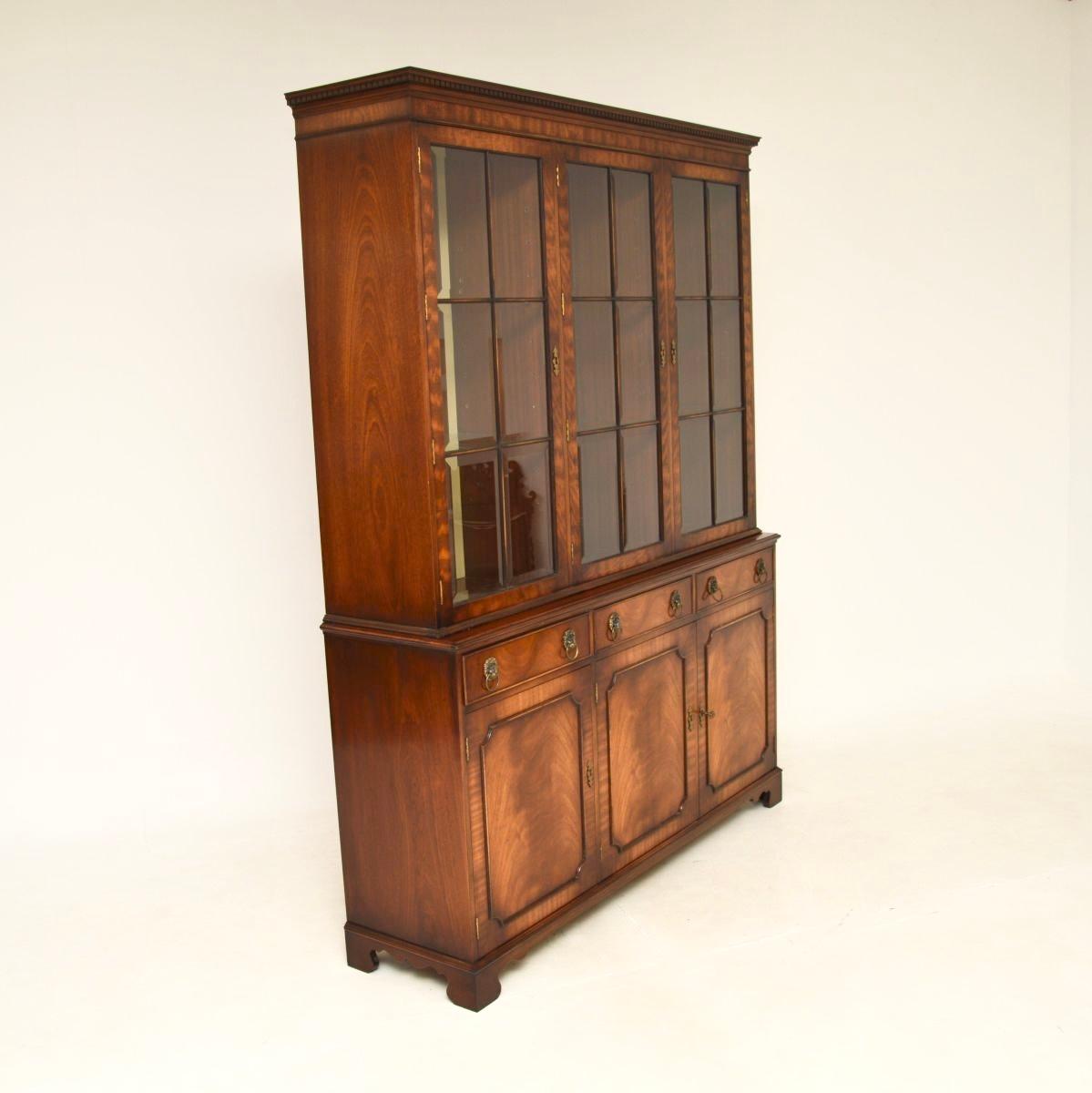 Antique Georgian Style Bookcase In Good Condition For Sale In London, GB