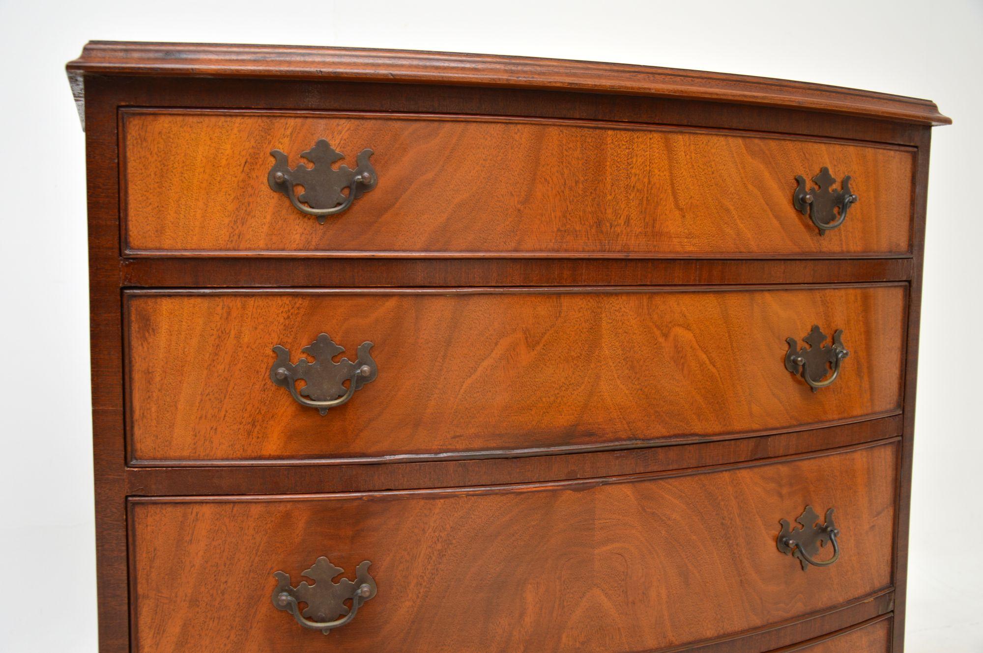 Antique Georgian Style Bow Front Chest of Drawers For Sale 1