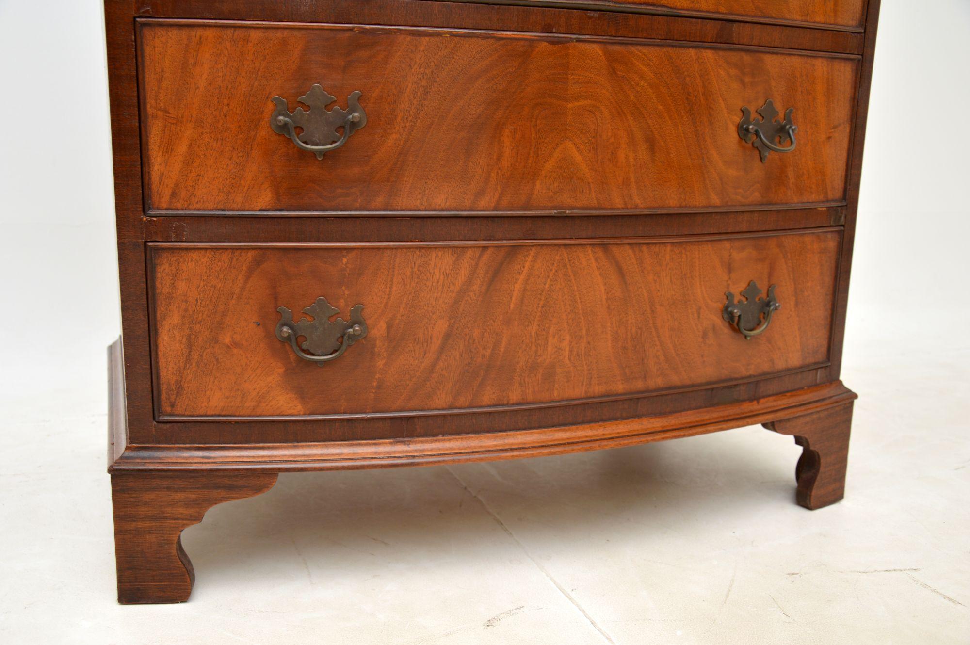 Antique Georgian Style Bow Front Chest of Drawers For Sale 2