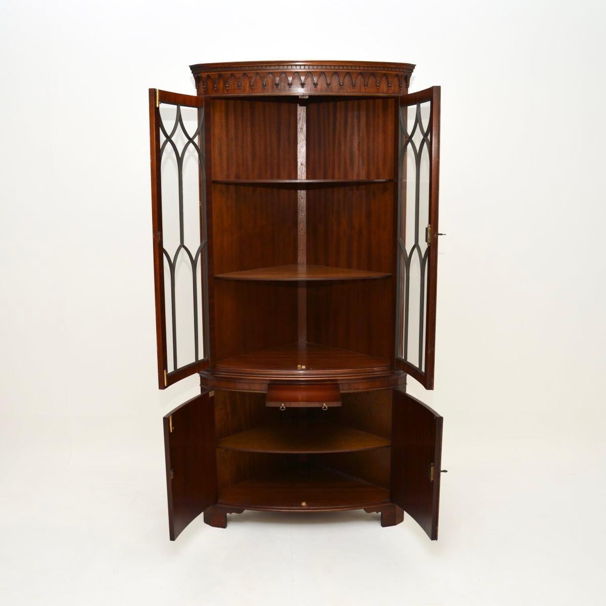 British Antique Georgian Style Bow Front Corner Cabinet For Sale