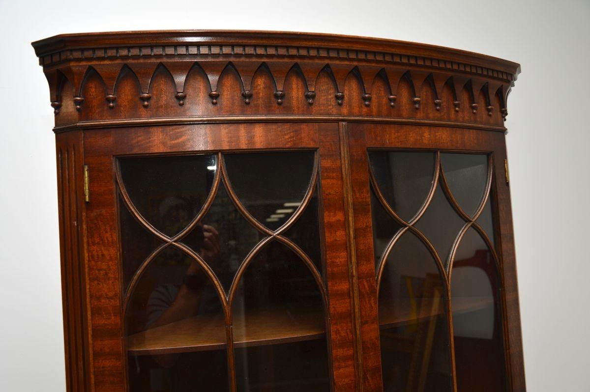 Mid-20th Century Antique Georgian Style Bow Front Corner Cabinet For Sale