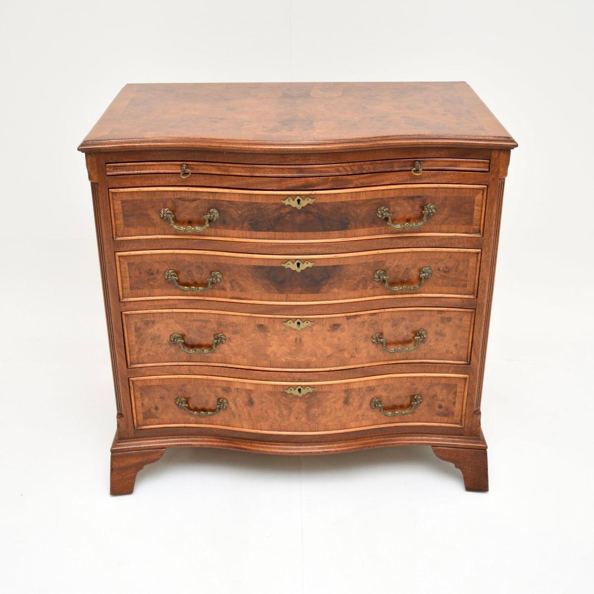 Antique Georgian Style Burr Walnut Chest of Drawers In Good Condition For Sale In London, GB