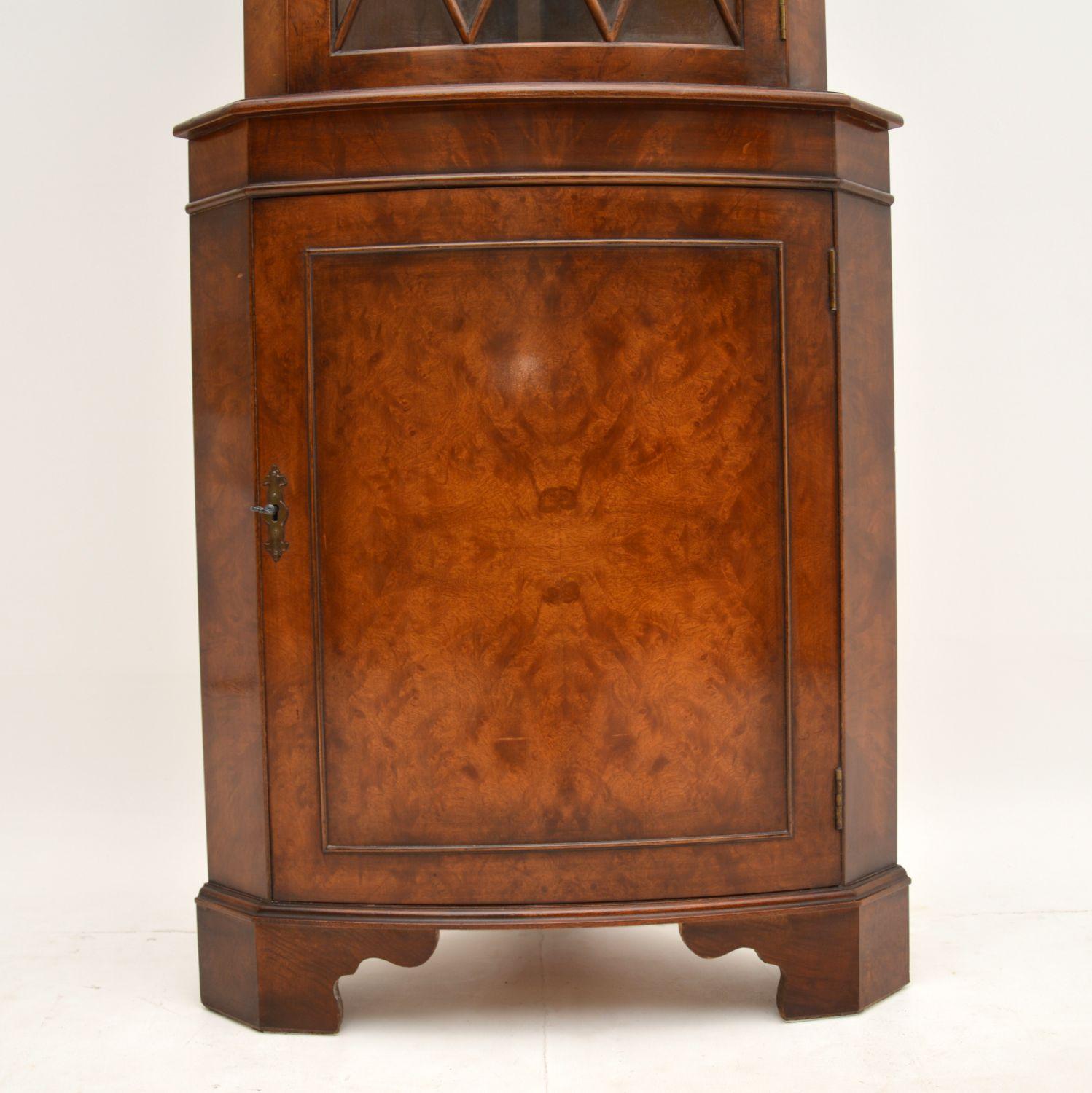 English Antique Georgian Style Burr Walnut Corner Cabinet