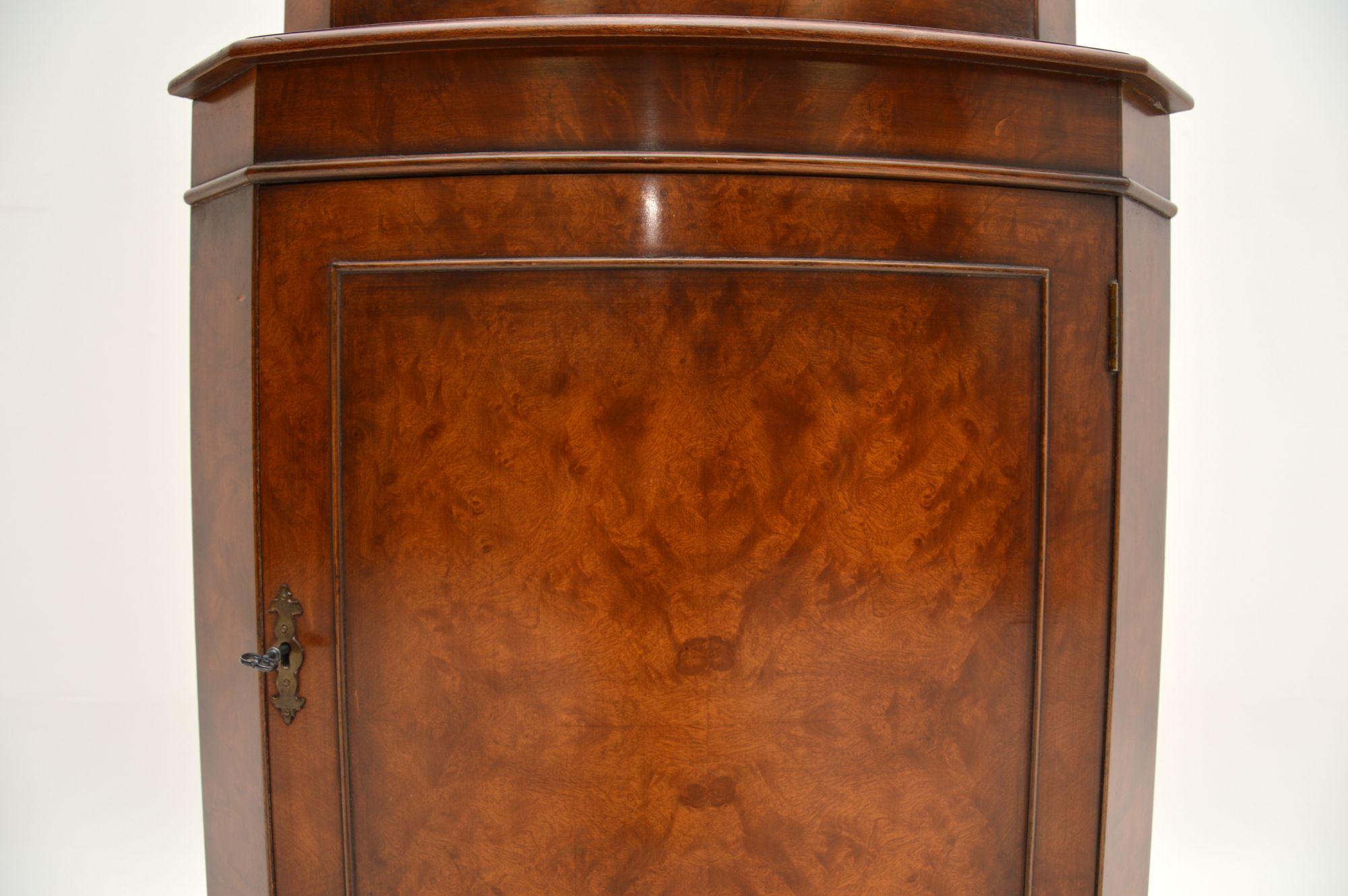Antique Georgian Style Burr Walnut Corner Cabinet In Good Condition In London, GB