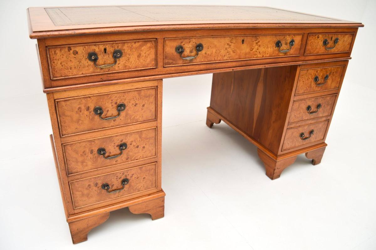 Antique Georgian Style Burr Yew Pedestal Desk For Sale 5