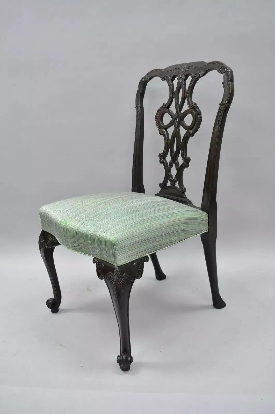 Chaise d'appoint de salle à manger de style géorgien ancien à dossier en ruban sculpté en acajou massif (A) en vente 3