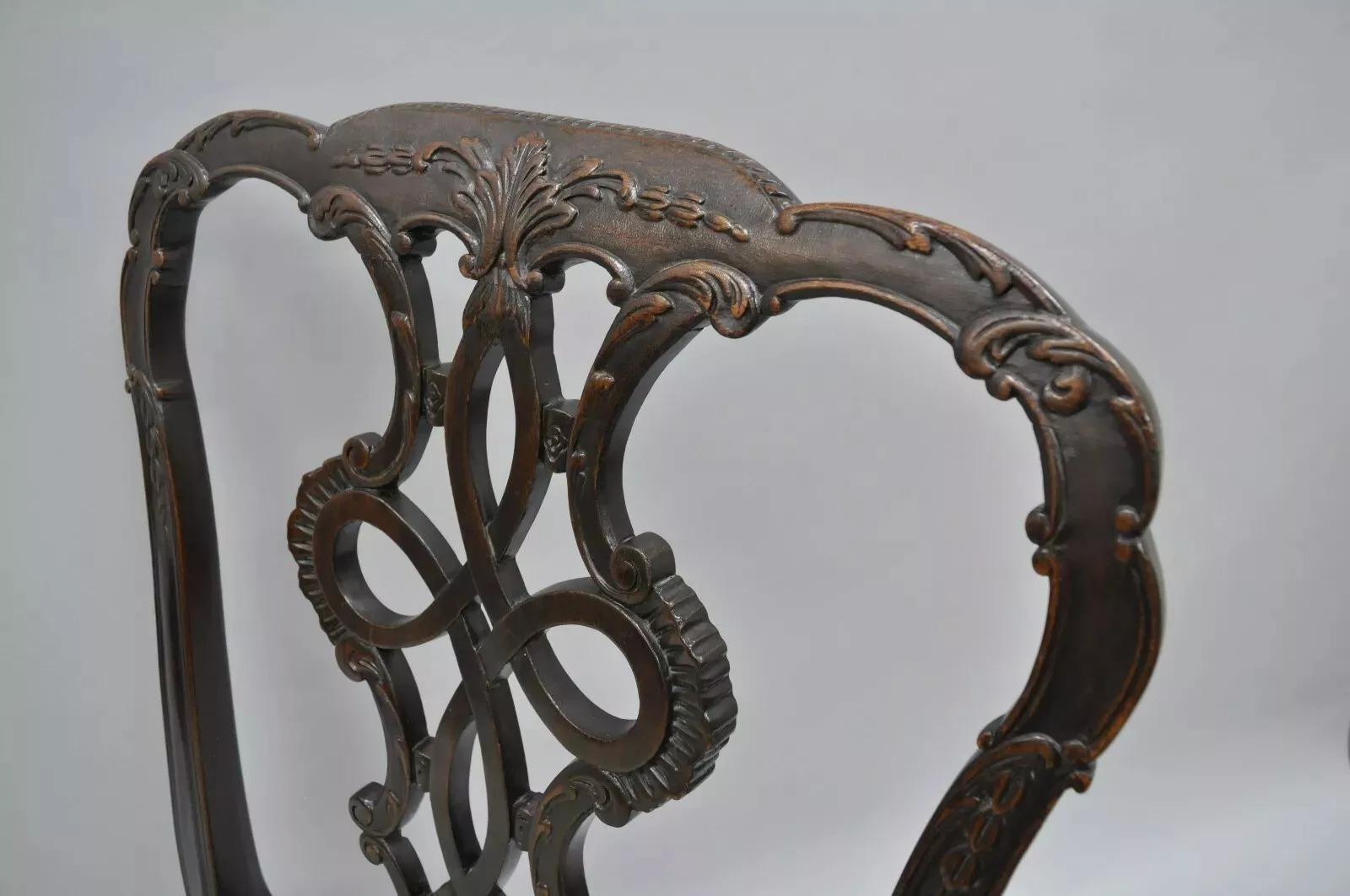 Inconnu Chaise d'appoint de salle à manger de style géorgien ancien à dossier en ruban sculpté en acajou massif (B) en vente