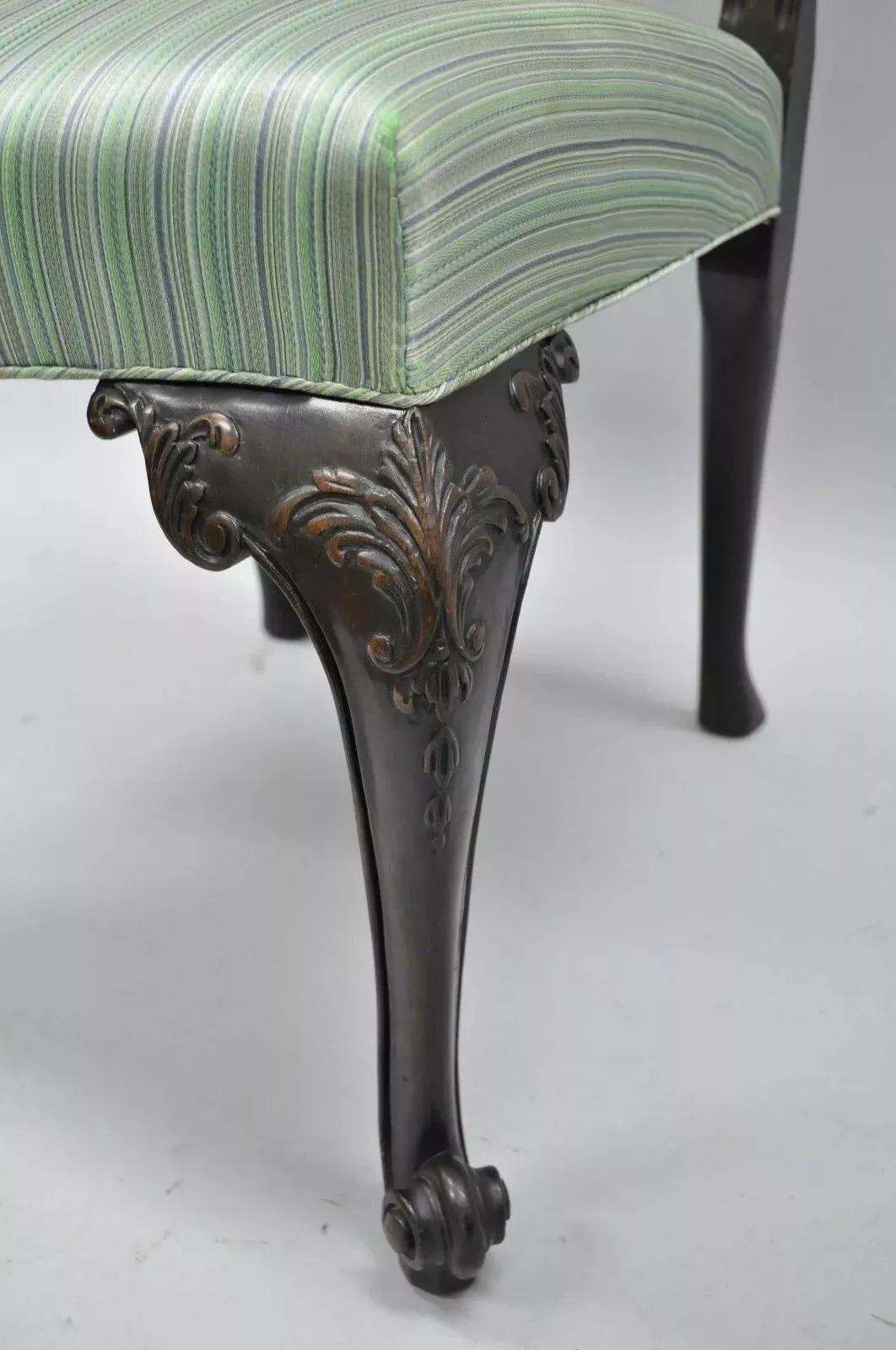 Chaise d'appoint de salle à manger de style géorgien ancien à dossier en ruban sculpté en acajou massif (B) Bon état - En vente à Philadelphia, PA