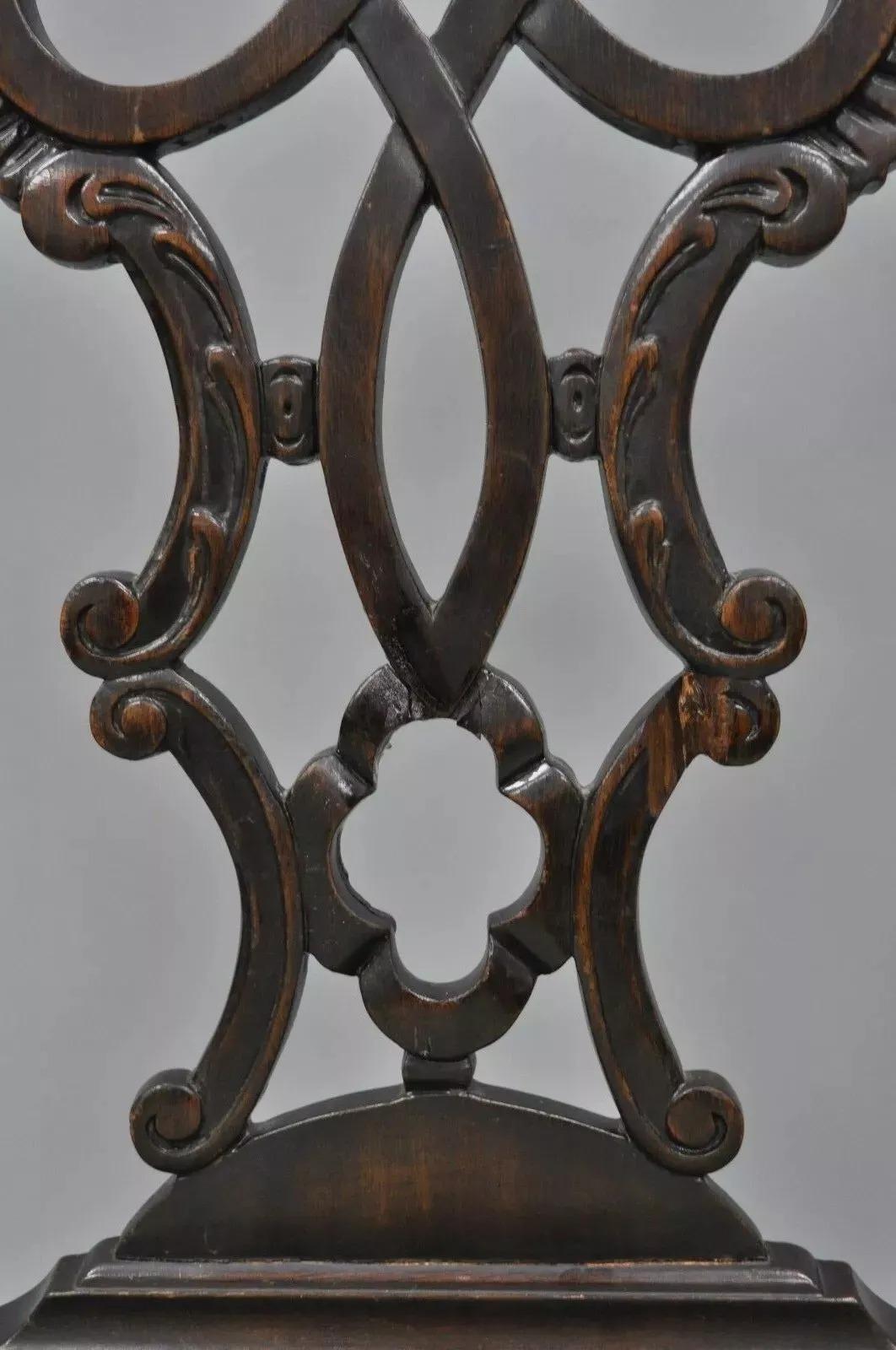 20ième siècle Chaise d'appoint de salle à manger de style géorgien ancien à dossier en ruban sculpté en acajou massif (B) en vente