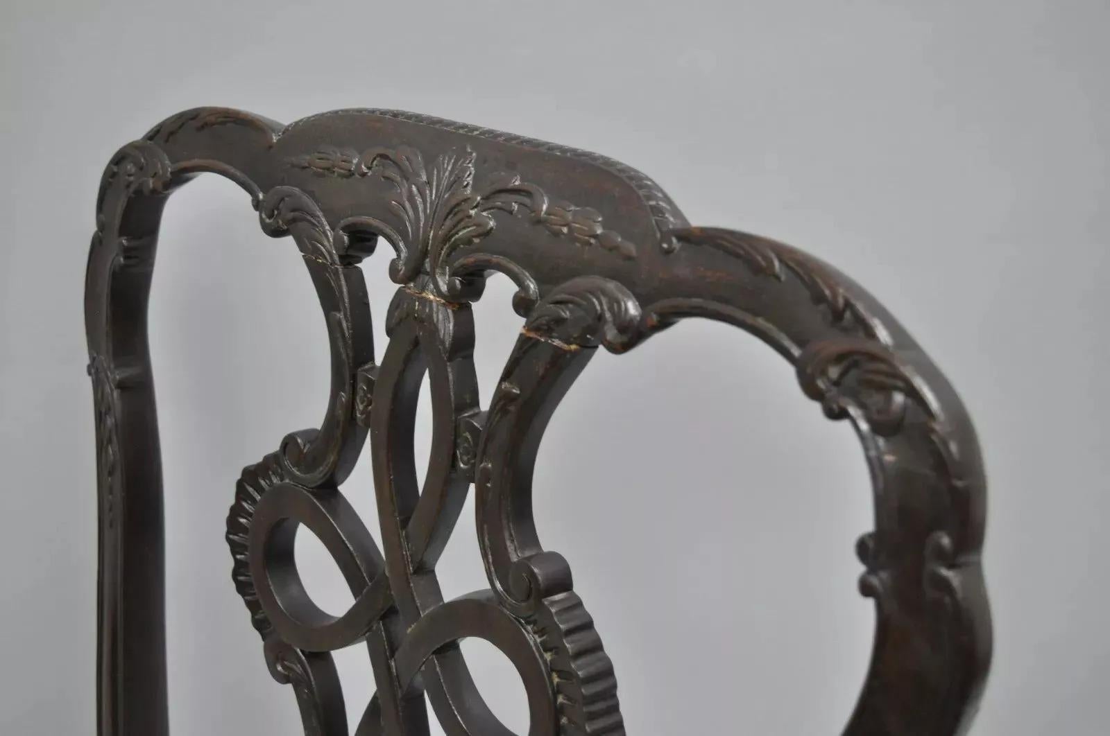 Chaise d'appoint de salle à manger de style géorgien ancien à dossier en ruban sculpté en acajou massif (C) Bon état - En vente à Philadelphia, PA