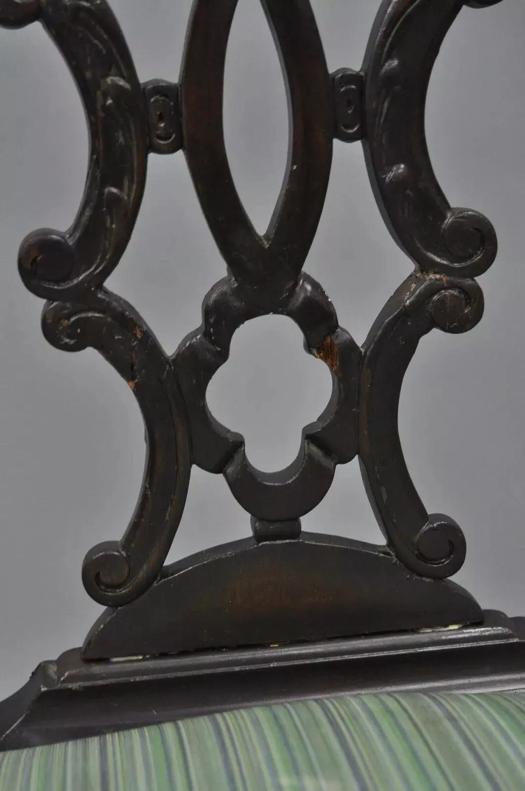 Acajou Chaise d'appoint de salle à manger de style géorgien ancien à dossier en ruban sculpté en acajou massif (C) en vente
