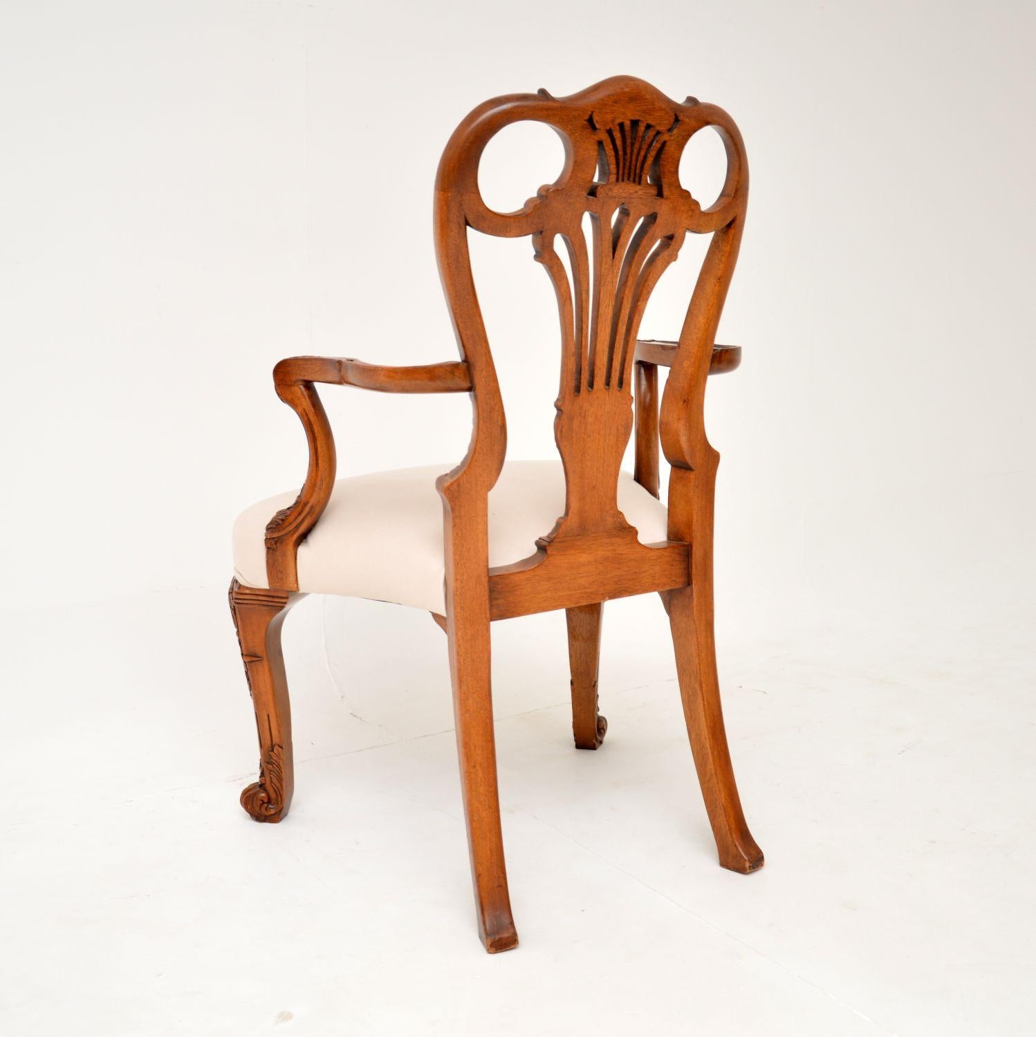 Antique Georgian Style Carved Walnut Armchair In Good Condition In London, GB