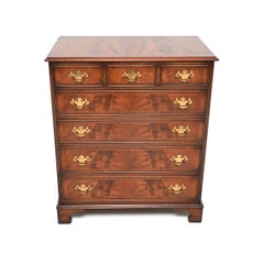 Ancienne commode de style géorgien