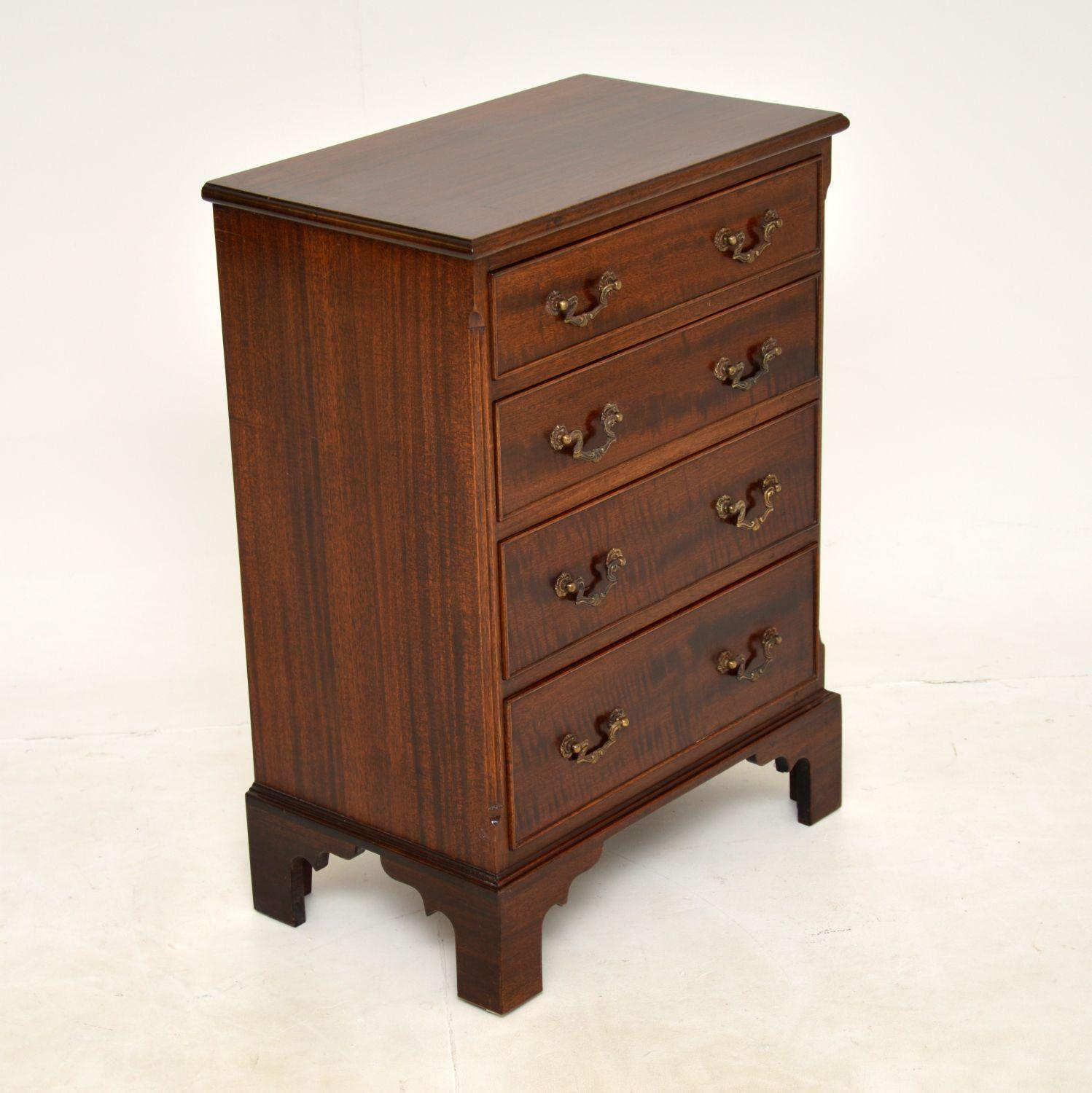 English Antique Georgian Style Chest of Drawers