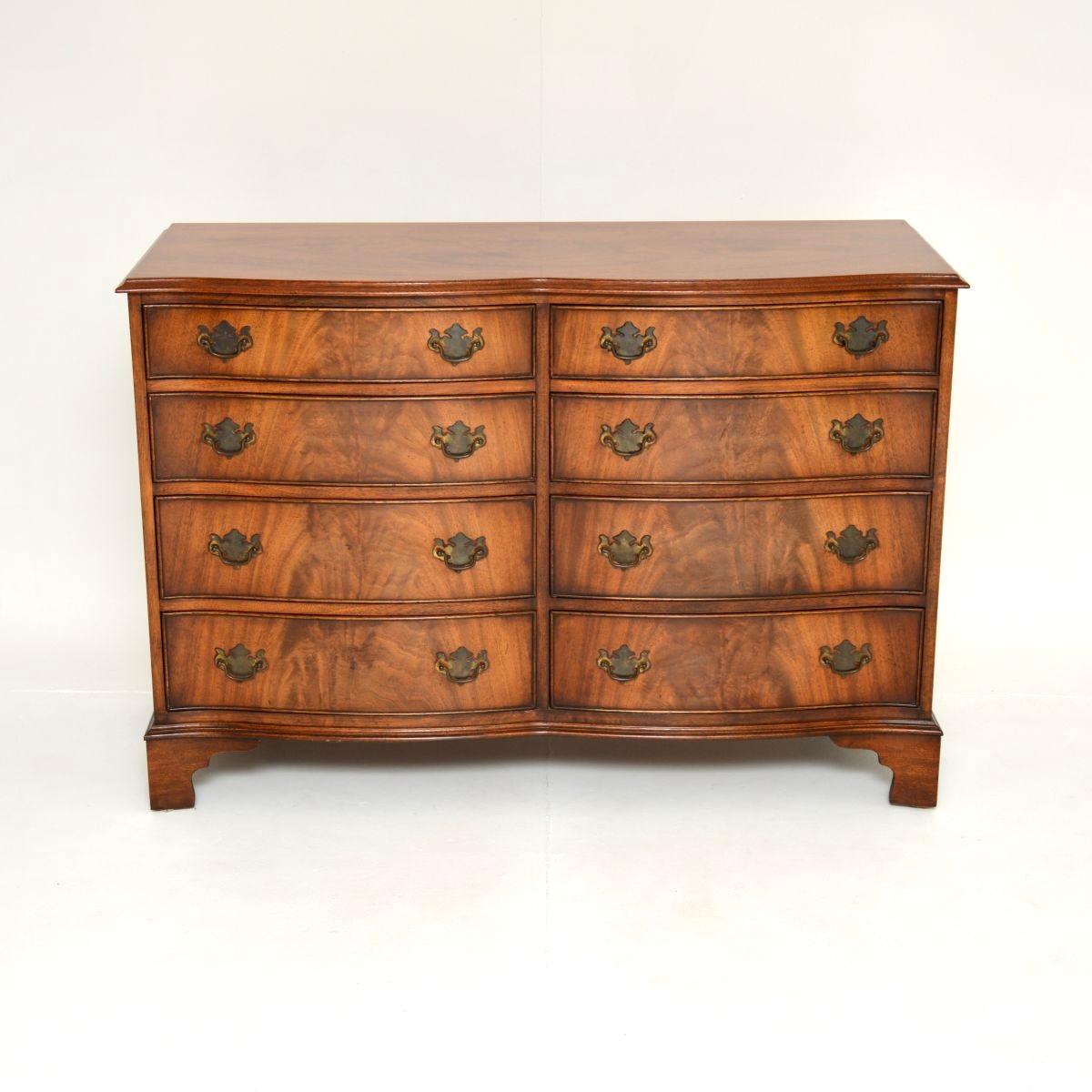 A smart and extremely well made antique Georgian style chest of drawers / sideboard, which would also be ideal for a TV stand. This was made in England and dates from around the 1930-50’s.

It is of amazing quality and is a very useful size, with