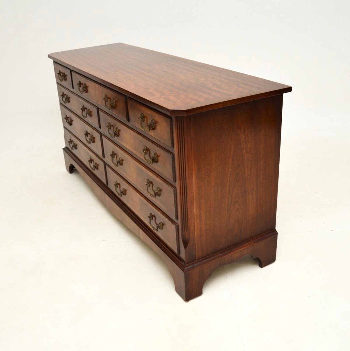 Antique Georgian Style Chest of Drawers / Sideboard In Good Condition For Sale In London, GB