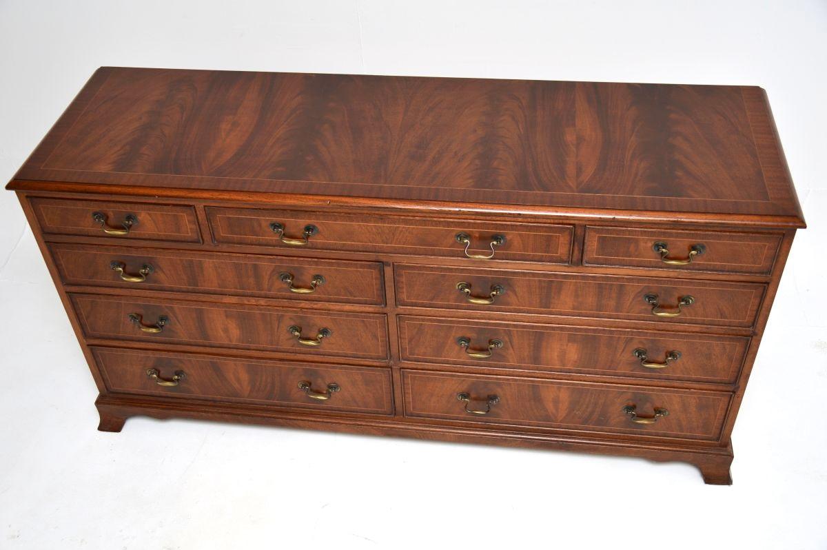 Metà XX secolo Antica cassettiera / credenza in stile georgiano in vendita