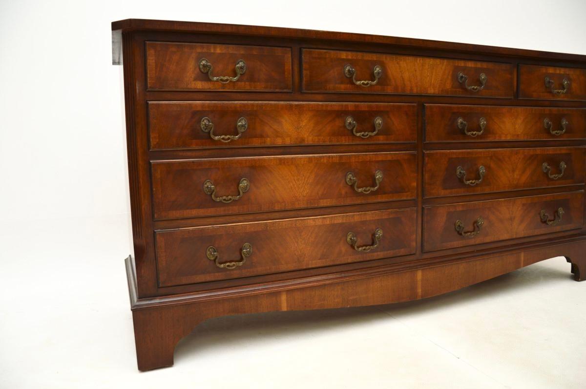 Antique Georgian Style Chest of Drawers / Sideboard For Sale 1