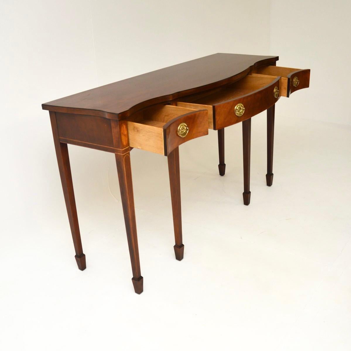Mesa consola antigua de estilo georgiano Británico en venta