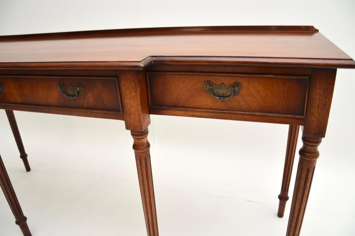 Bois Table console ancienne de style géorgien en vente