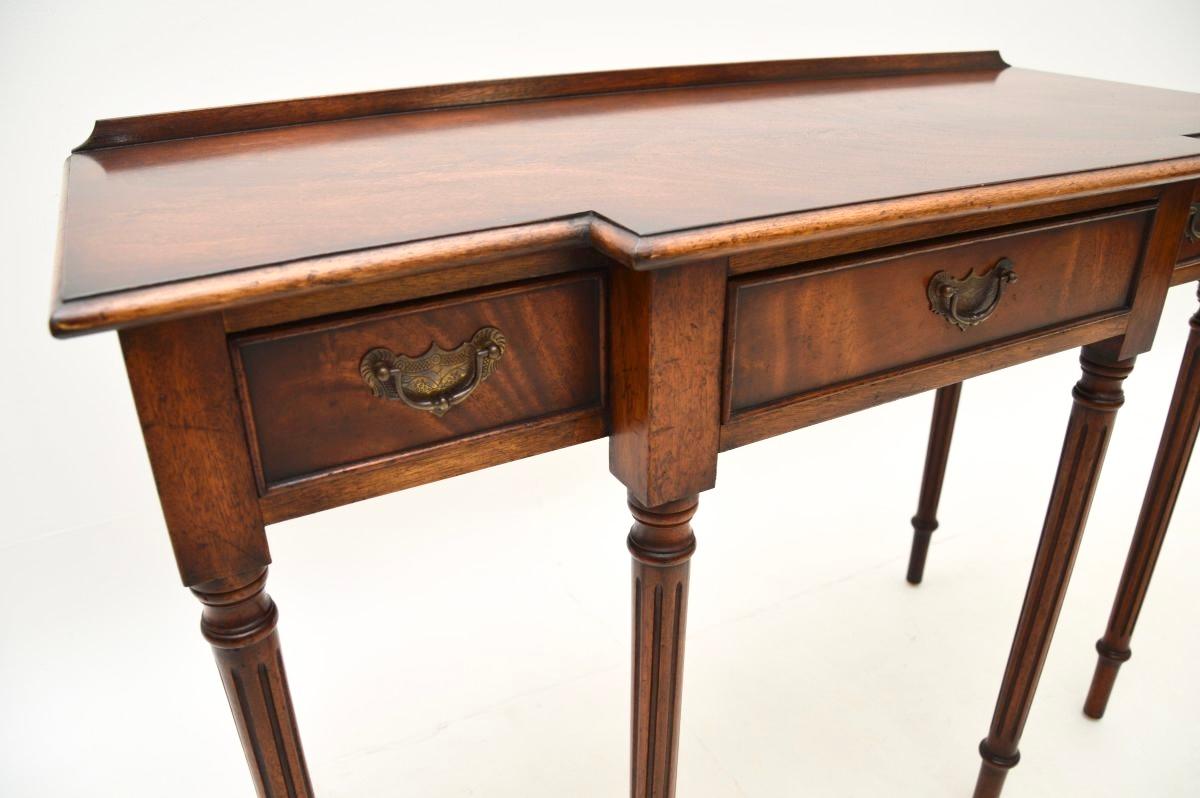 Table console ancienne de style géorgien 1